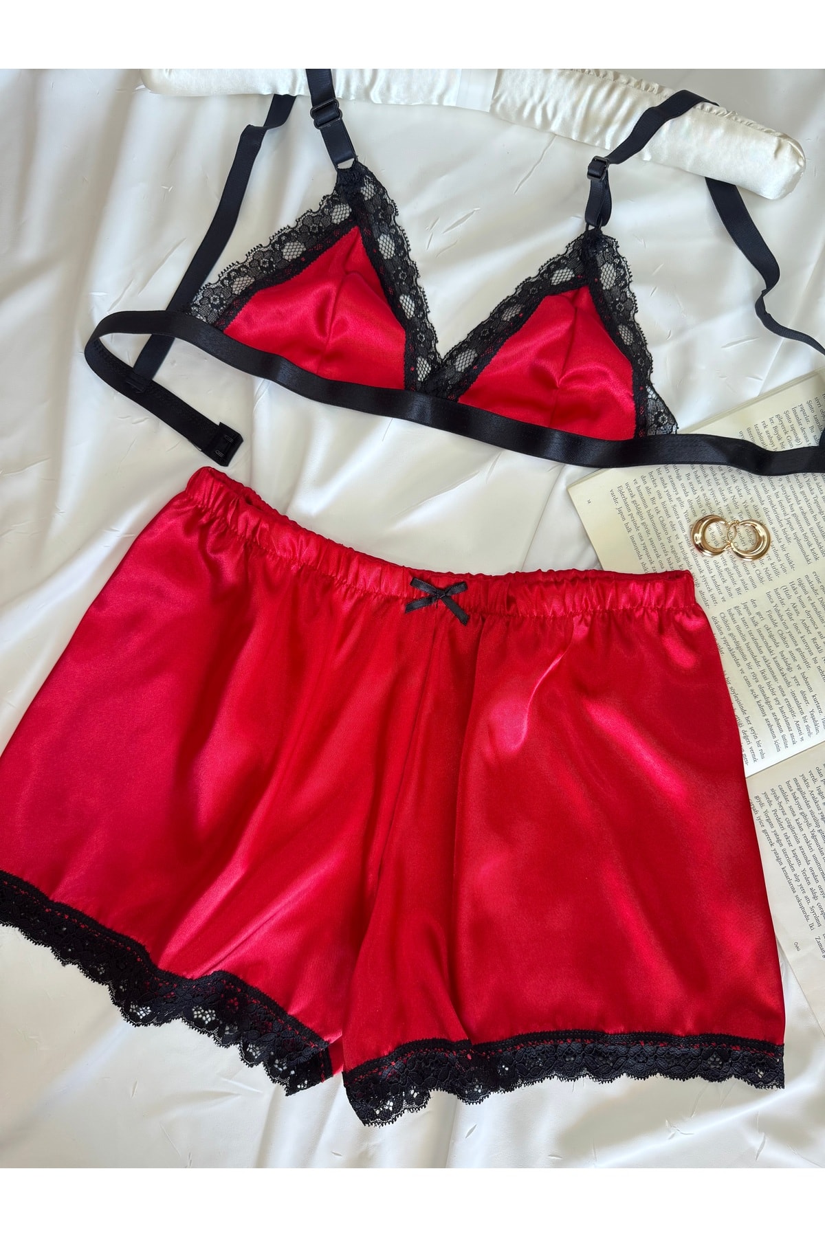 Büyük Leopar Desenli Saten Bralet Şort Pijama Takımı - kırmızı