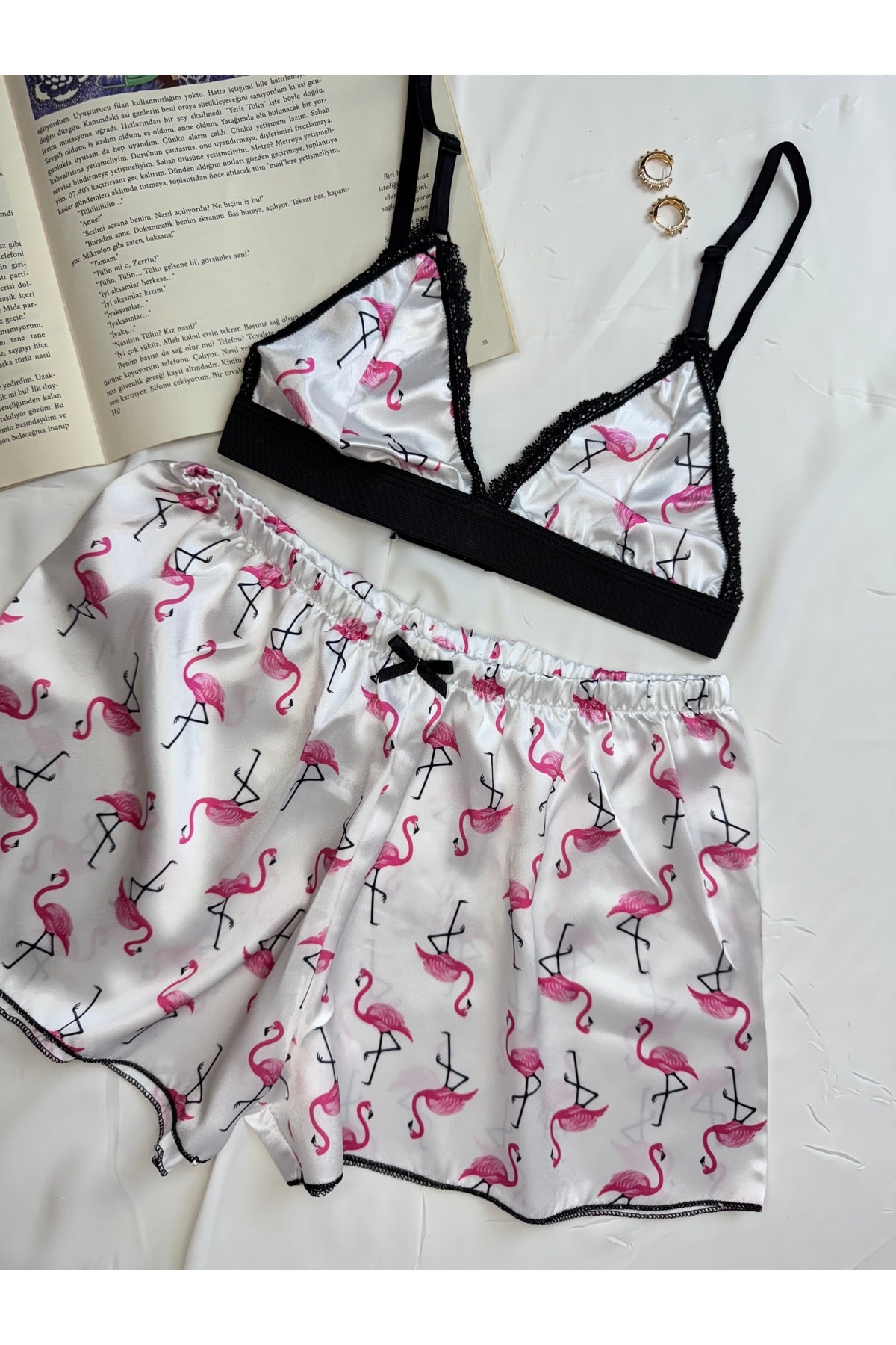 Büyük Leopar Desenli Saten Bralet Şort Pijama Takımı - beyaz flamingo