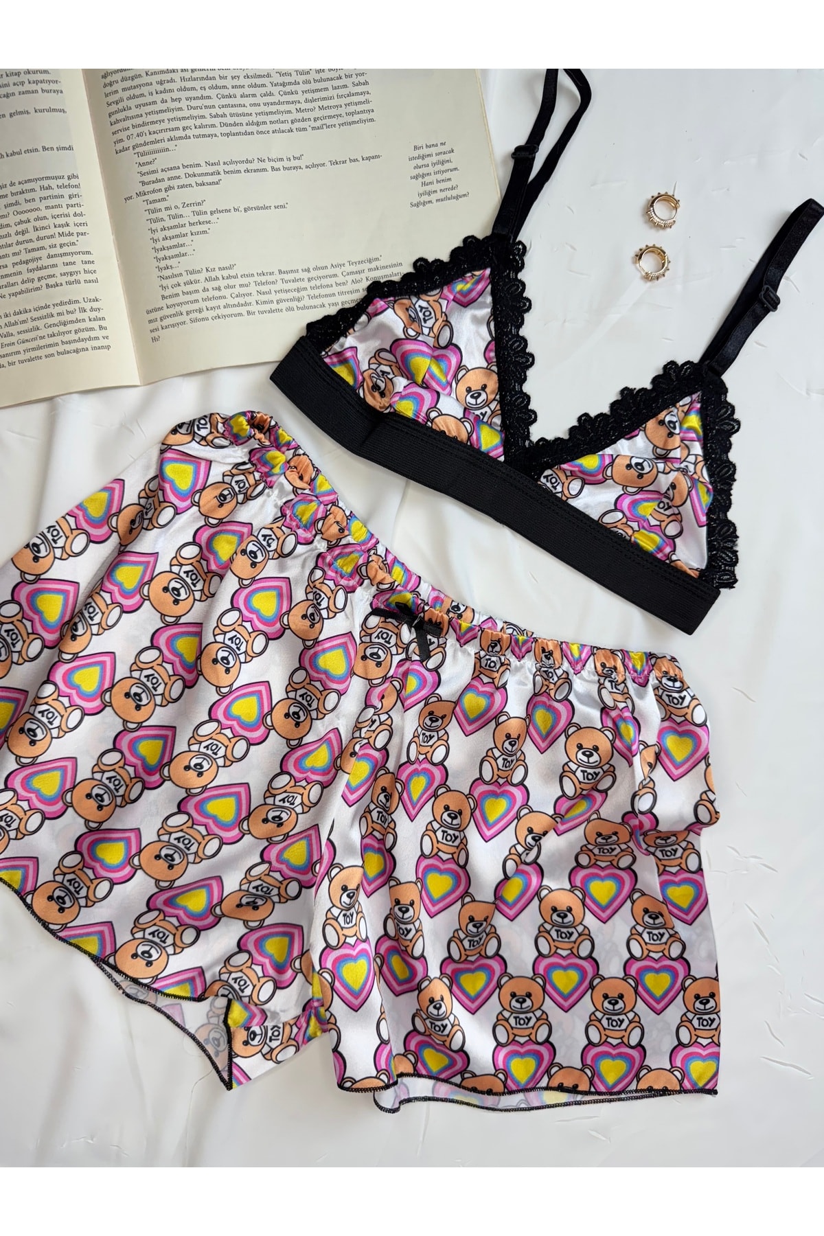 Büyük Leopar Desenli Saten Bralet Şort Pijama Takımı - beyaz ayıcık