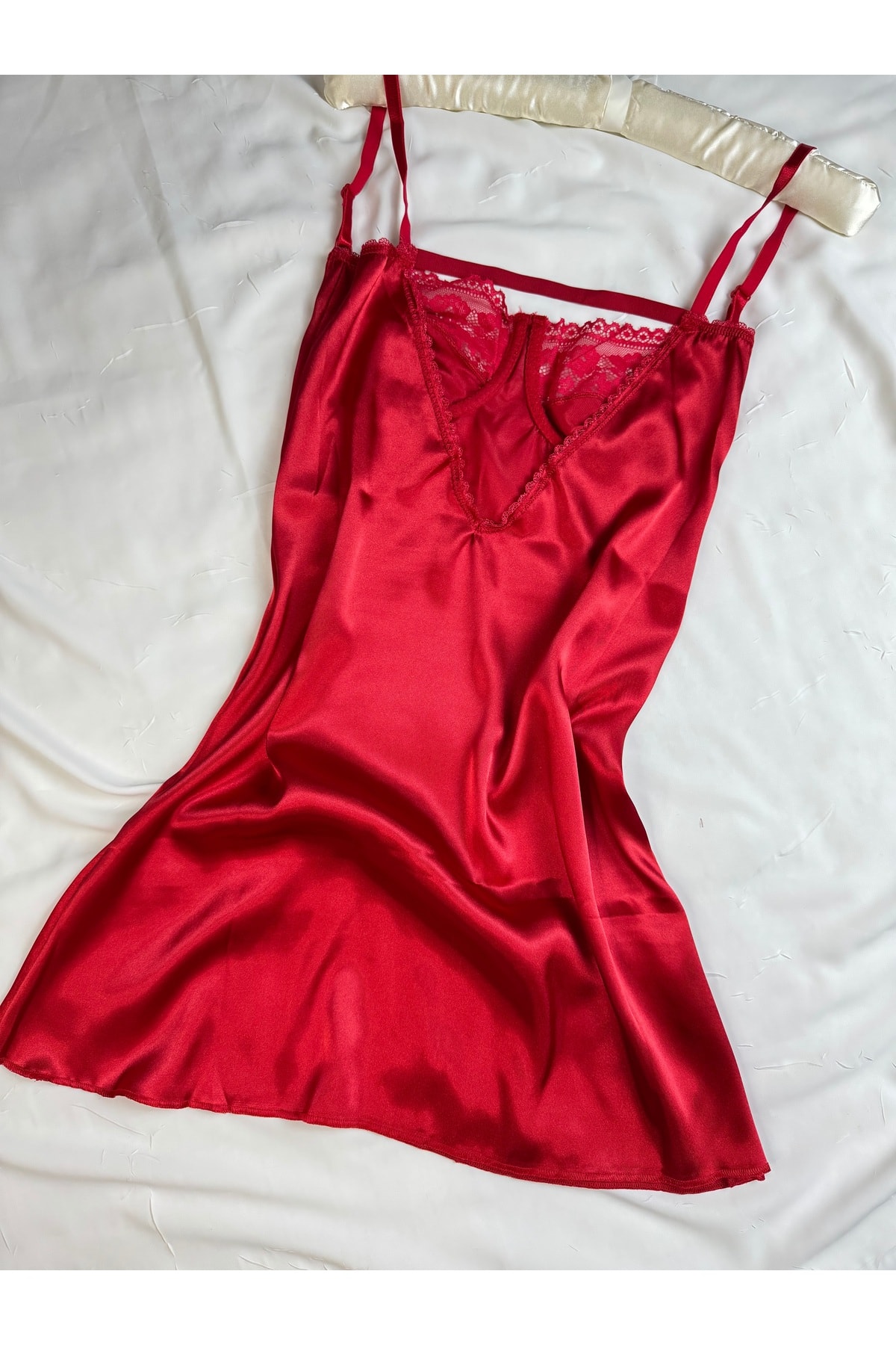 Ekru Saten Ayarlanabilir Askılı Dantelli Gecelik (BABYDOLL) - kırmızı