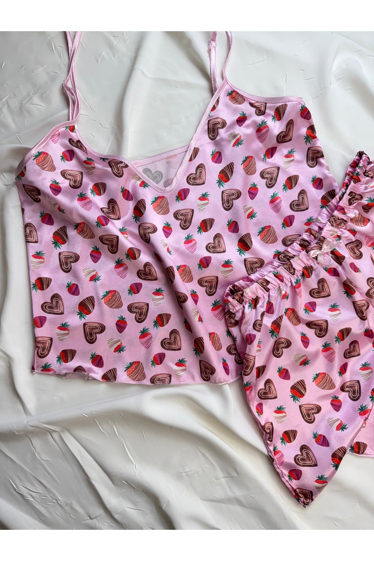 Ayarlanabilir Askılı Saten Pijama Takımı - pembe kahverengi kalpli