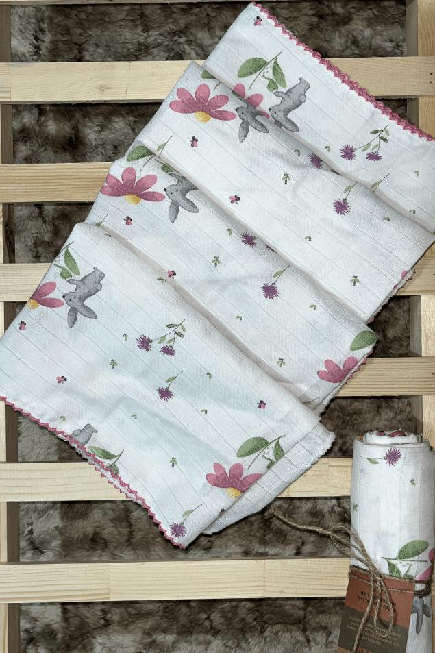 %100 Pamuk Desenli 80x90 cm Çok Amaçlı Müslin Örtü Bebek / Çocuk / Yenidoğan Kenar İşlemeli - Pembe Kalp