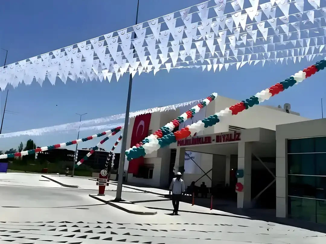 İpe Sıralı Üçgen  Flamalar