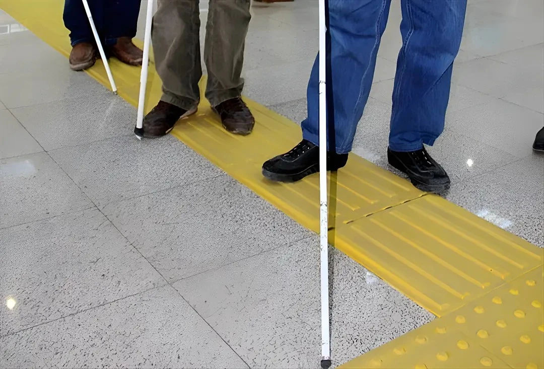 Noktalı Engelli Yolu Zemin işaretleme (8X400X400mm- Sarı)