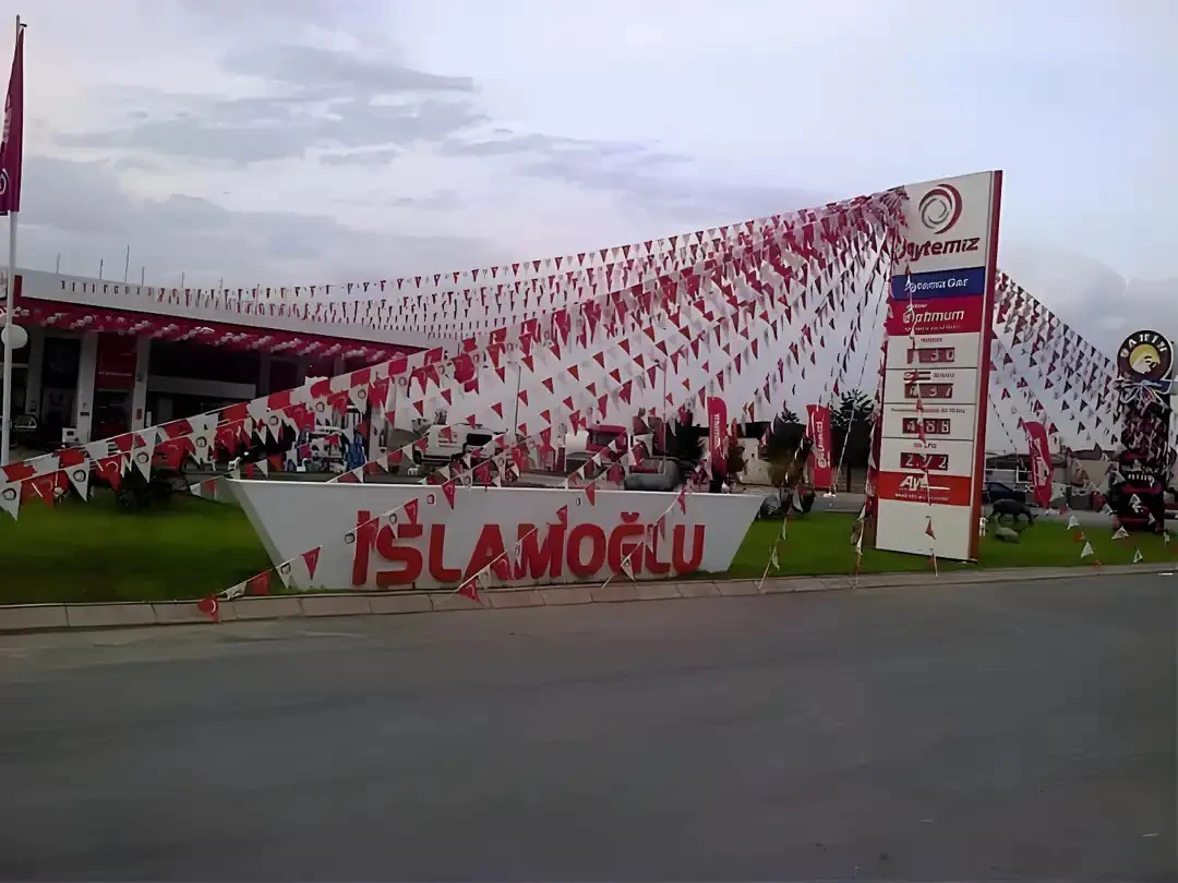 İpe Sıralı Üçgen  Flamalar
