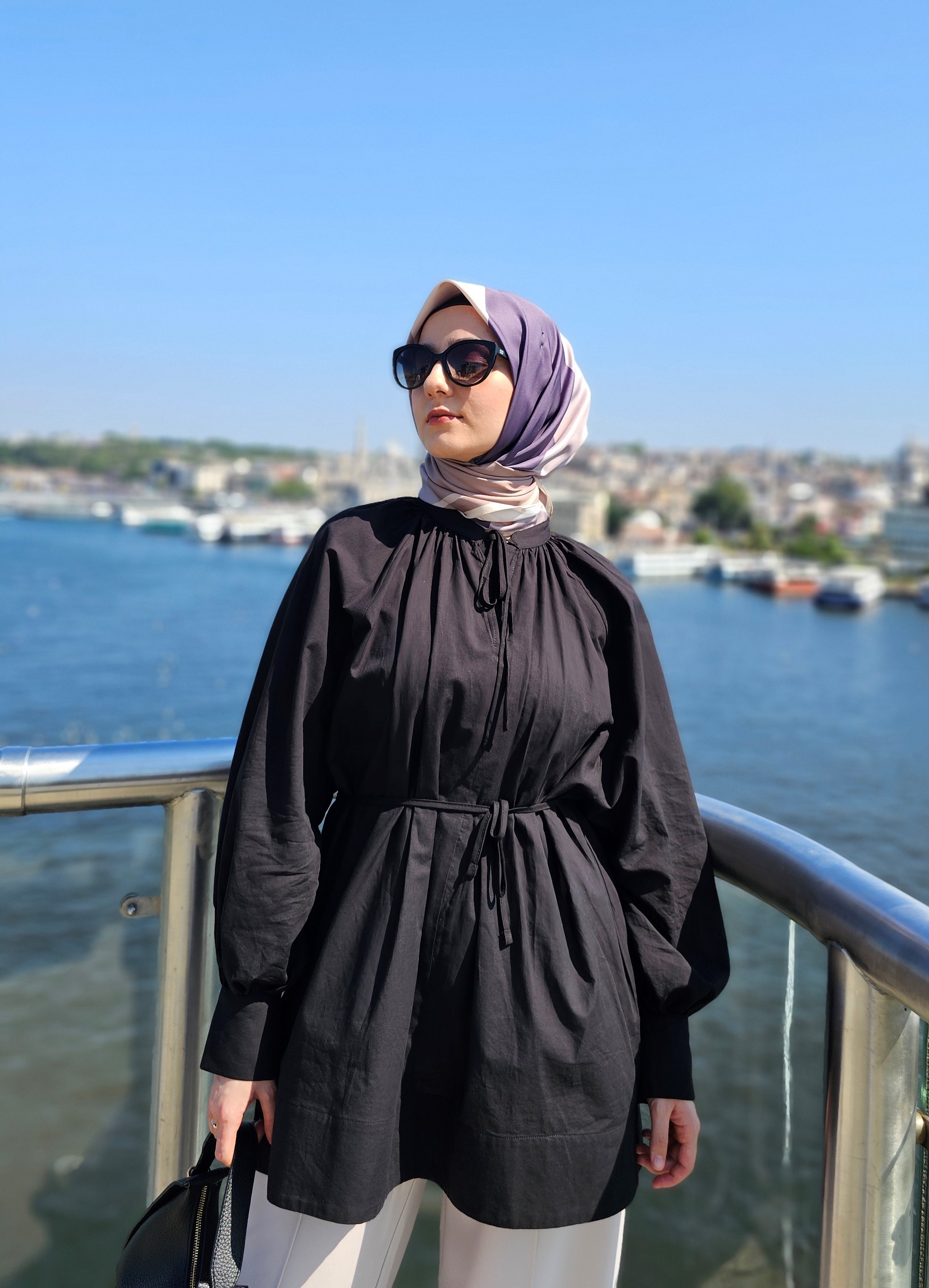 Büzgü Yakalı Dökümlü Vual Gömlek - Siyah