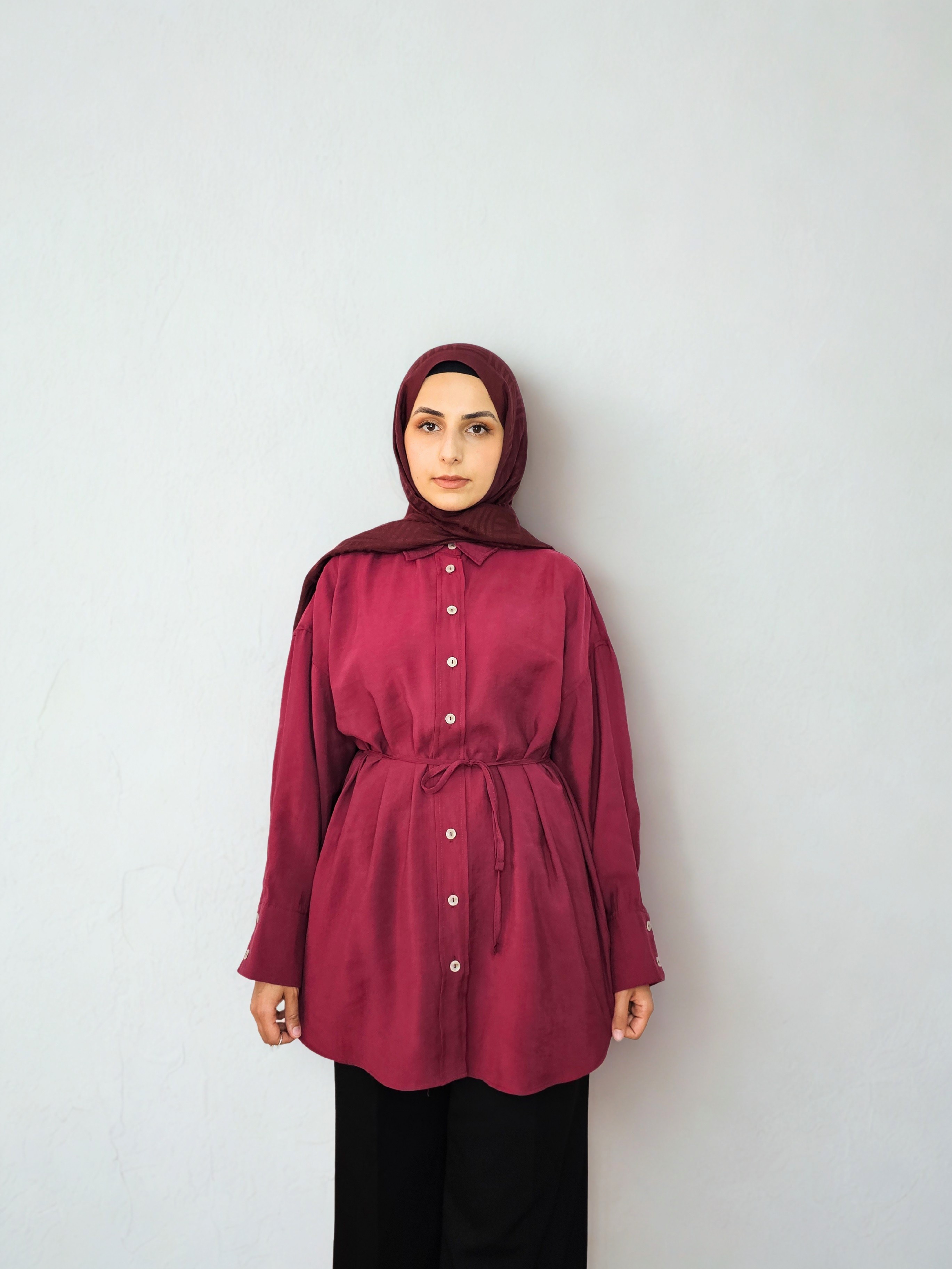 Oversize Modal Kadın Gömlek – Kemerli, Sedef Düğmeli - Modal Gömlek Bordo