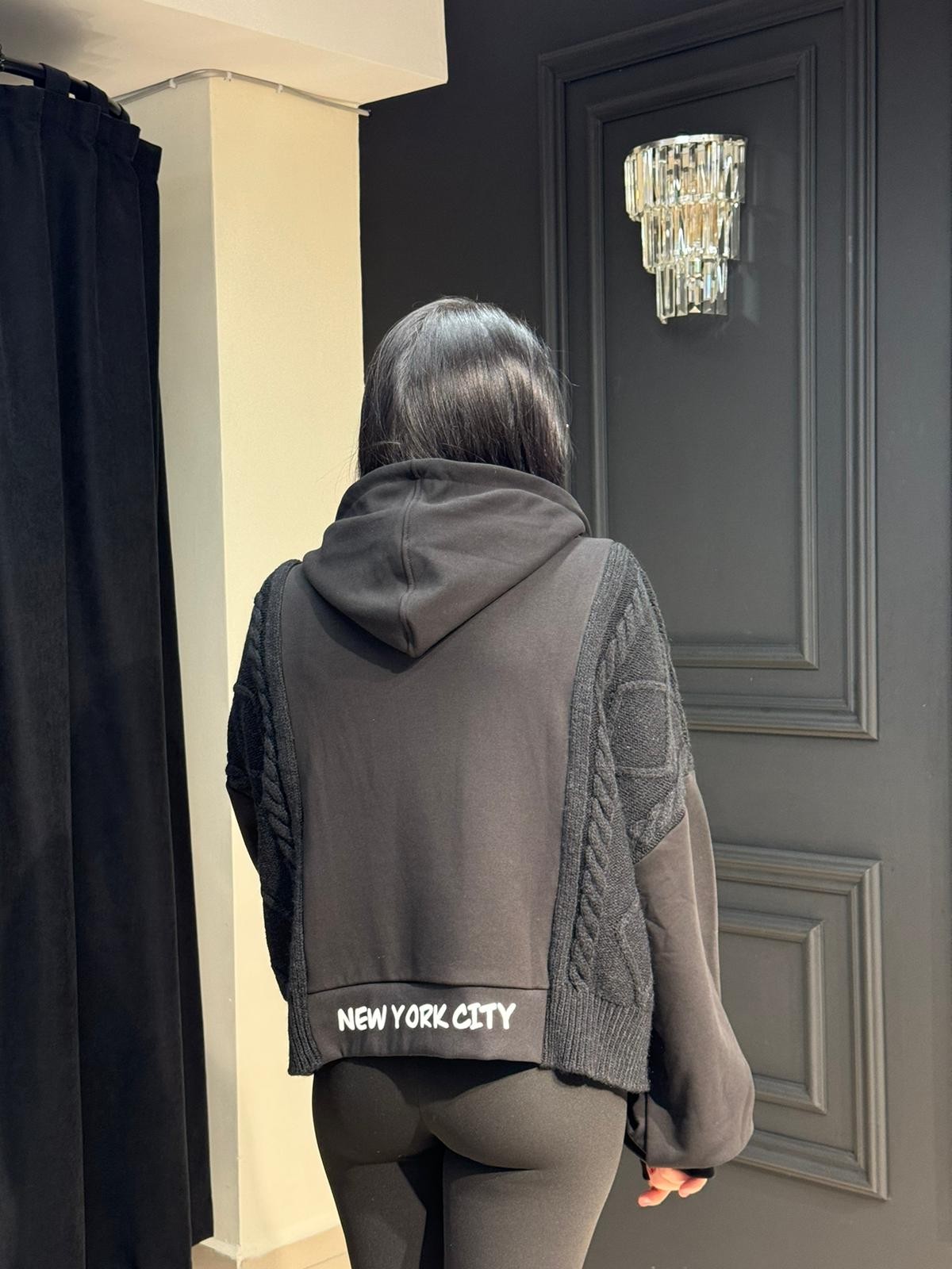 Triko Detaylı Kapüşonlu Tasarım Sweatshirt-Siyah