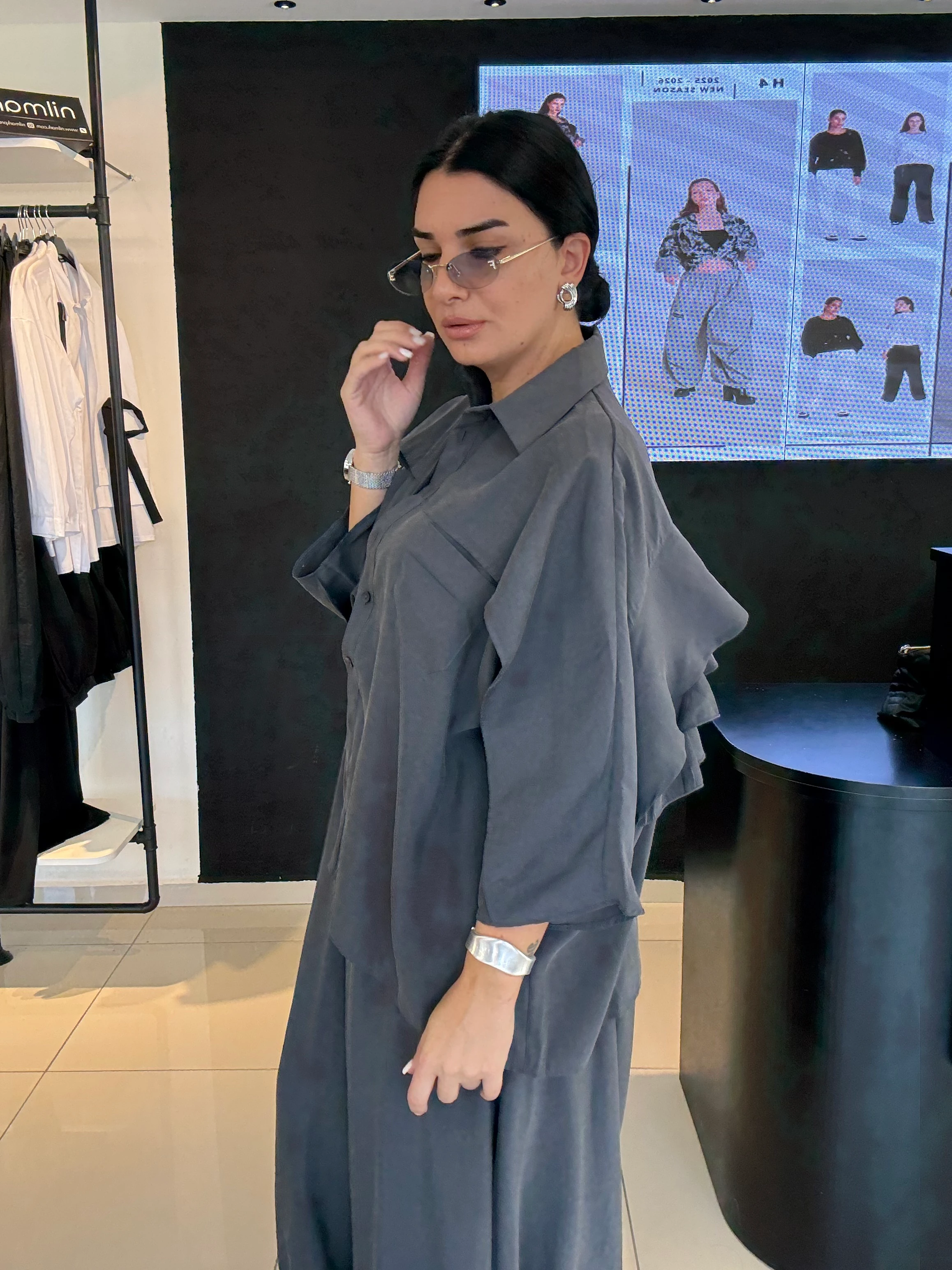 Oversize Arkası Fırfırlı Tasarım Gömlek-Gri