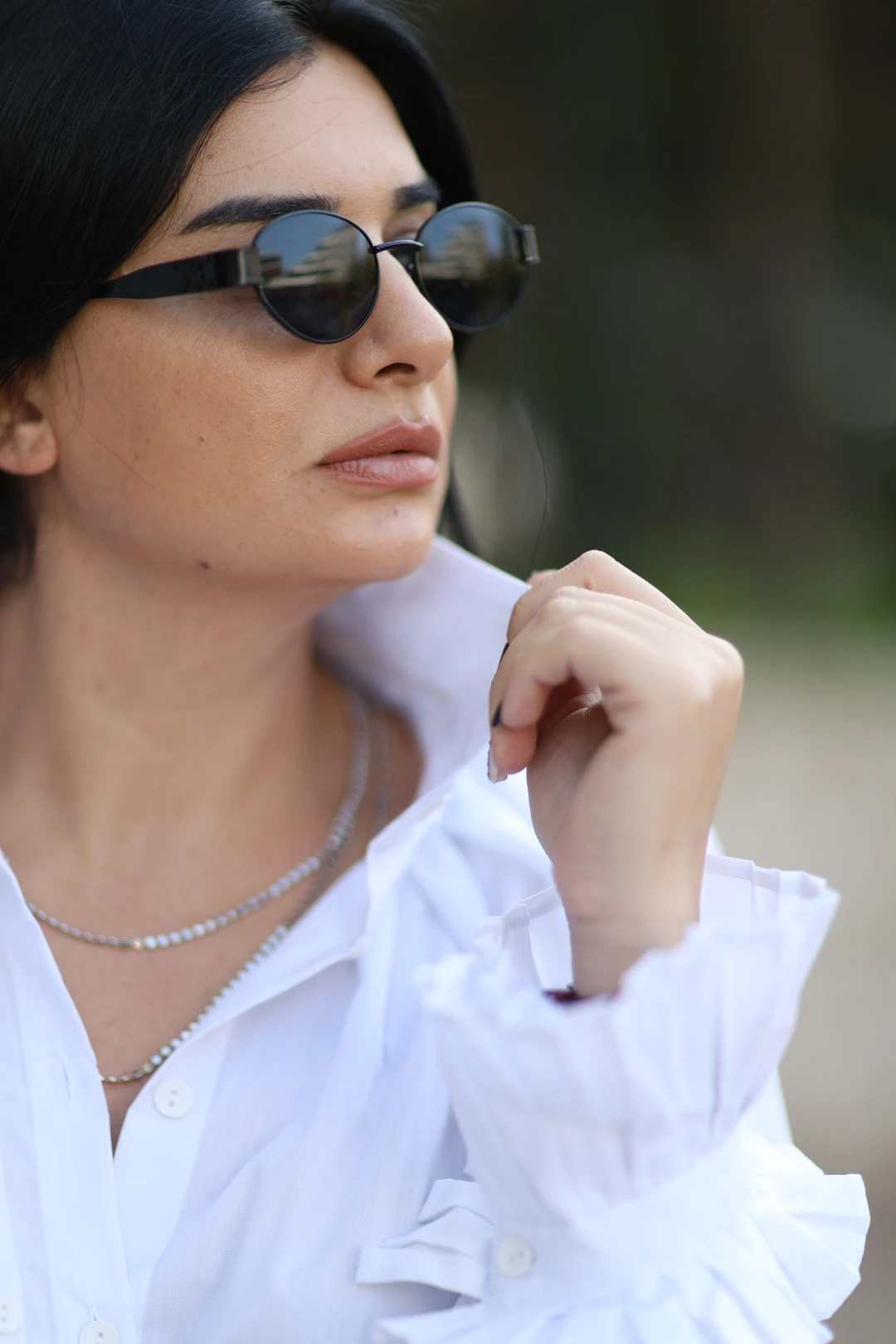 Bilek Detaylı Asimetrik Gömlek-Beyaz