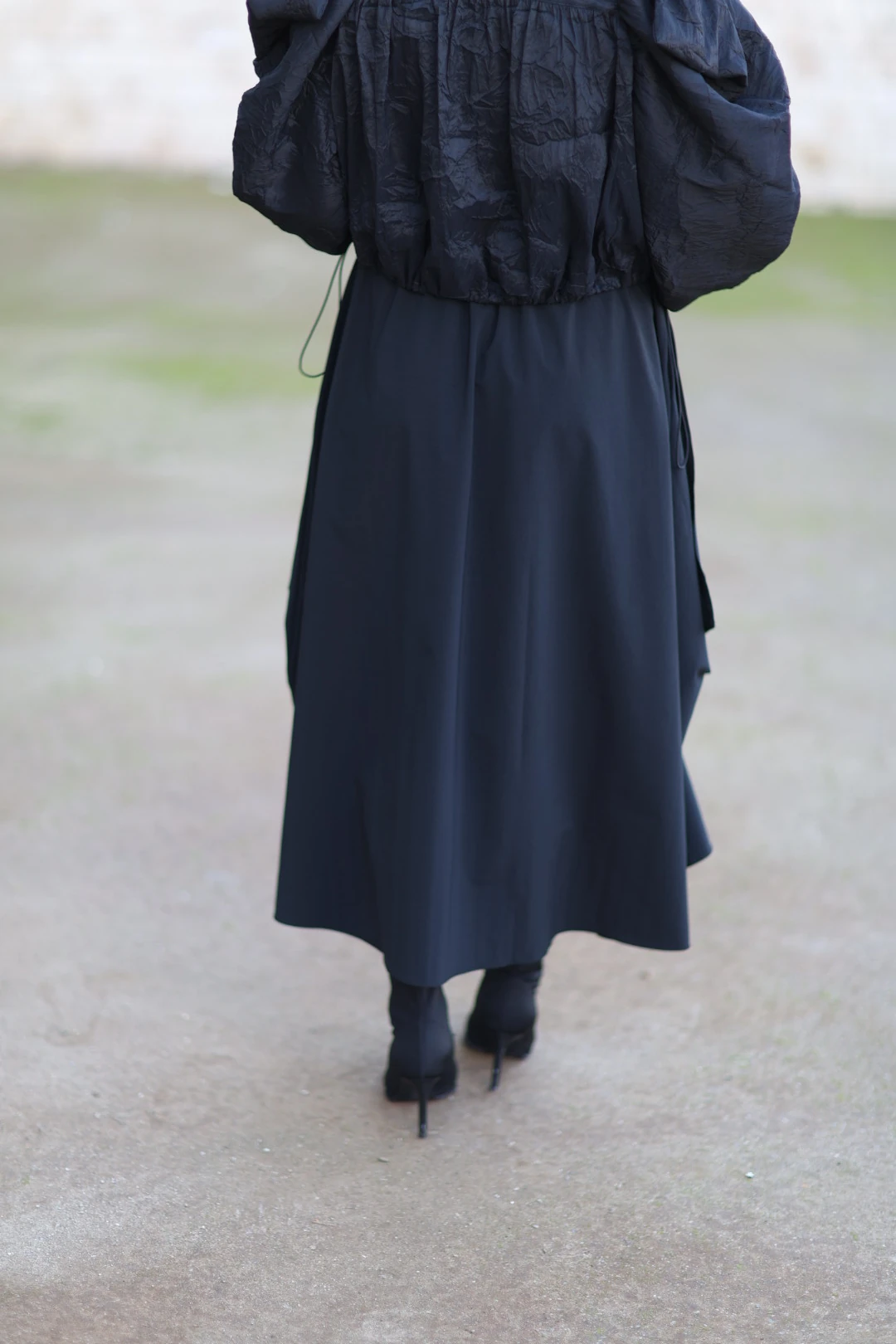 Beli Lastikli Paraşüt Kumaşlı Etek-Siyah