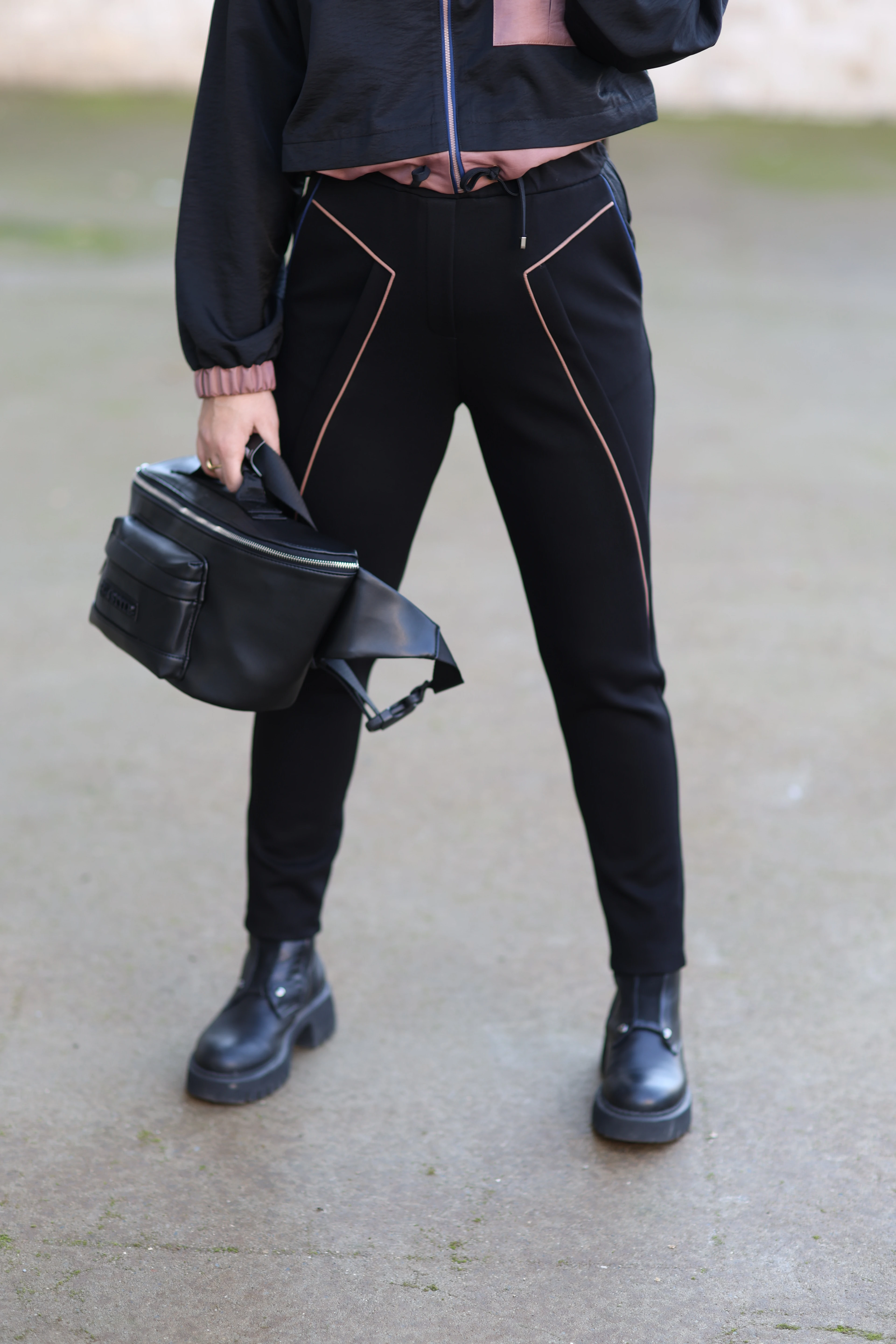 Kasha Modal Kumaş Dar Paça Pantolon-Siyah