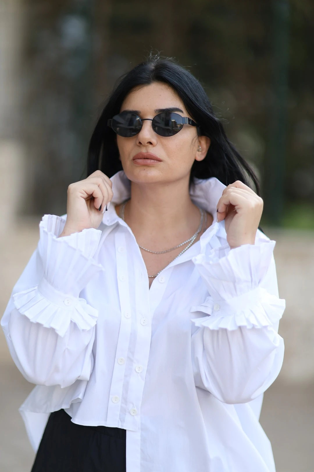 Bilek Detaylı Asimetrik Gömlek-Beyaz