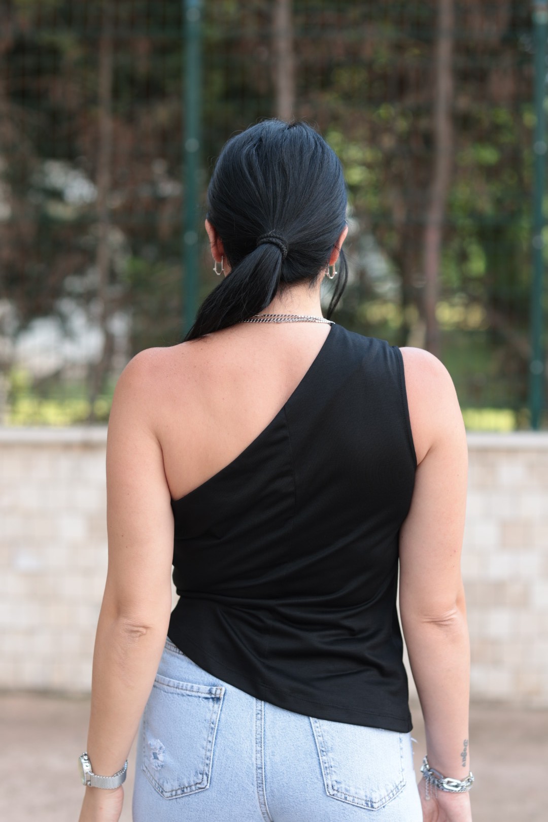 Siyah Asimetrik Tek Omuz Bluz
