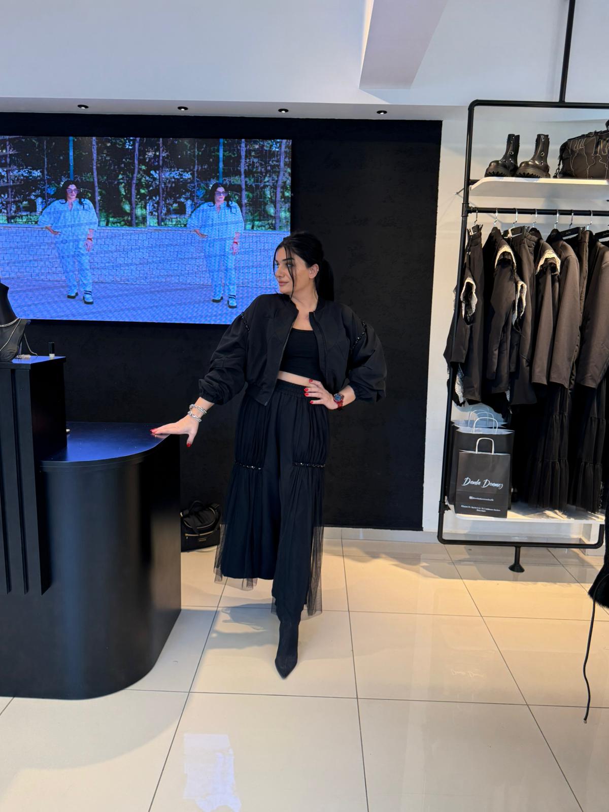 Tül Detaylı Tasarım Pantolon-Siyah