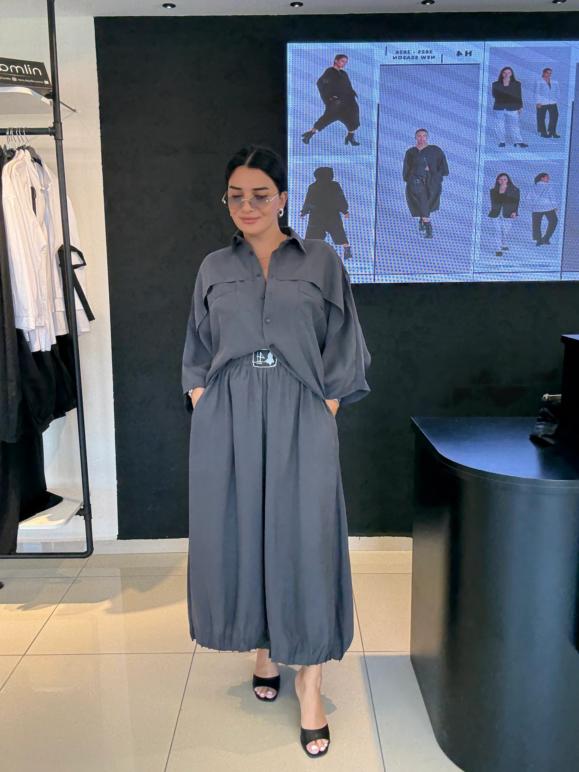 Oversize Arkası Fırfırlı Tasarım Gömlek-Gri