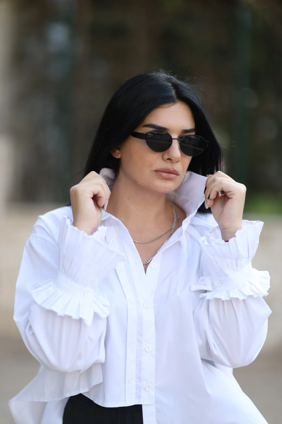 Bilek Detaylı Asimetrik Gömlek-Beyaz