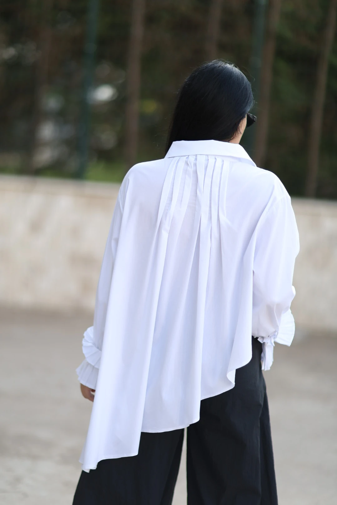 Bilek Detaylı Asimetrik Gömlek-Beyaz