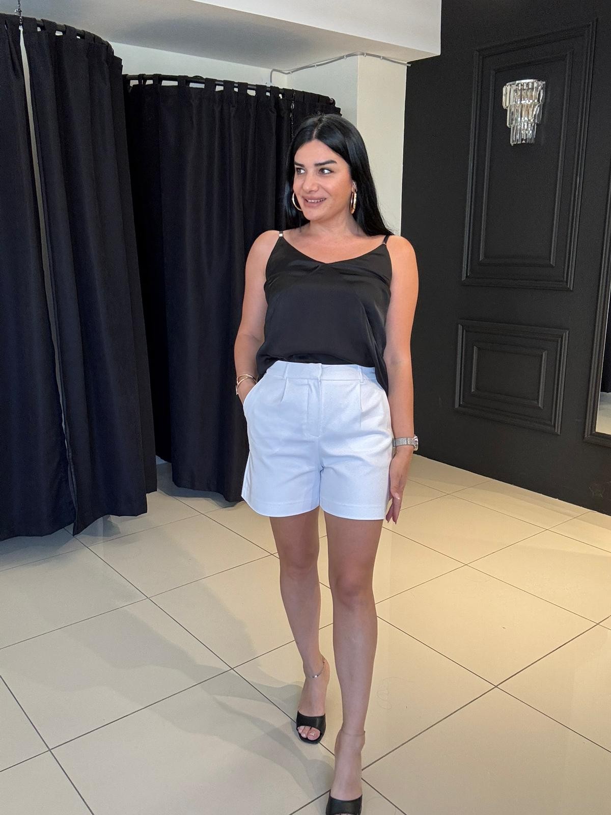 Beyaz Klasik Şort