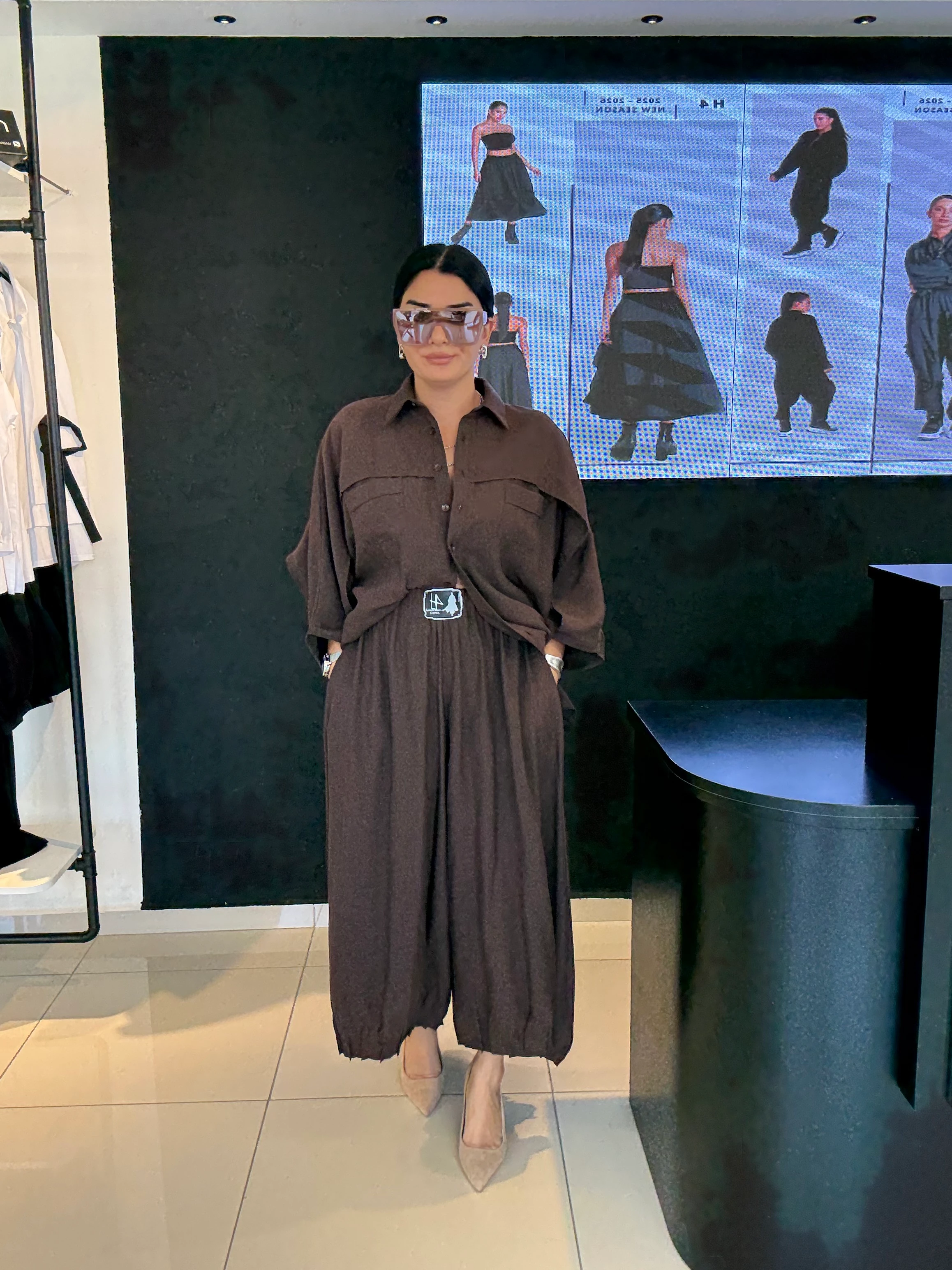 Oversize Arkası Fırfırlı Tasarım Gömlek-Kahverengi