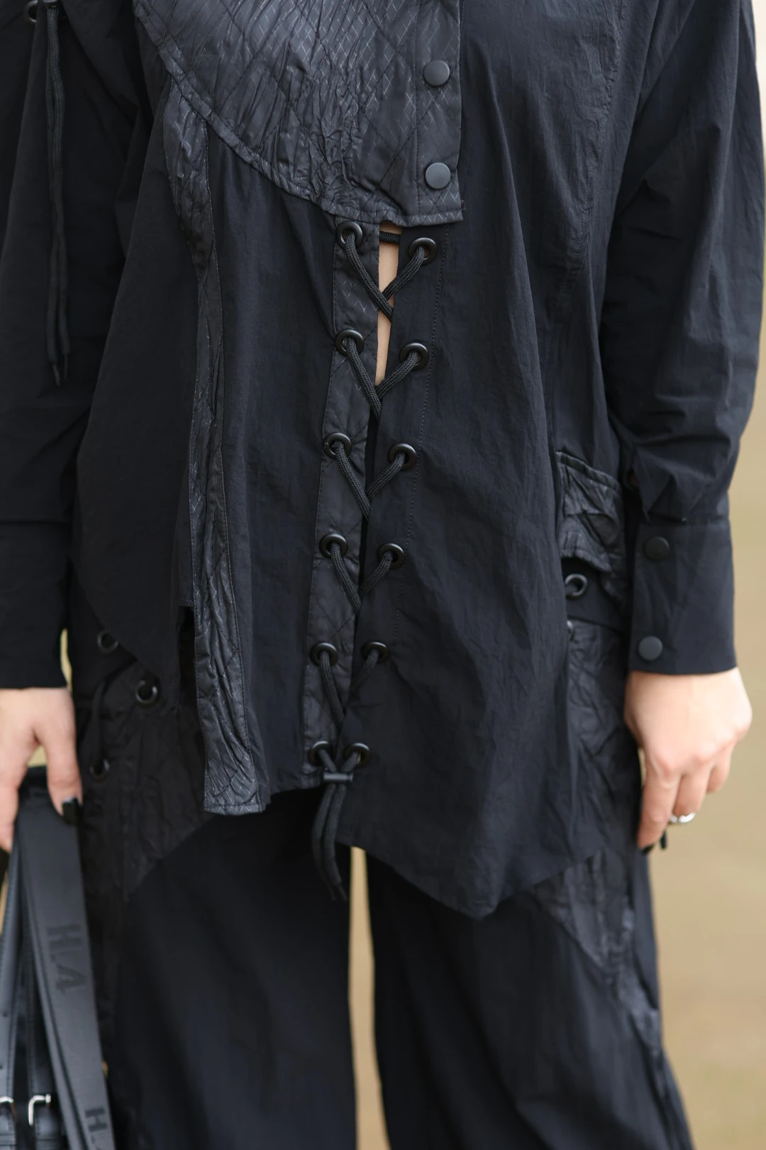 H4 Tasarım Takım-Siyah