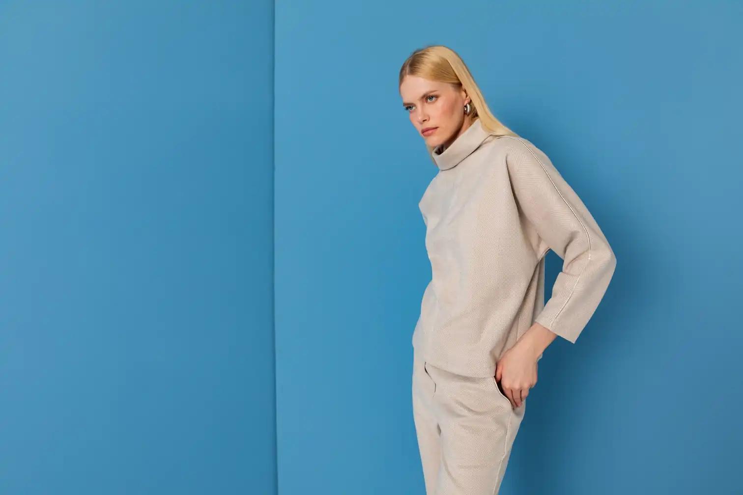 Bej Balıkçı Yaka Sweat