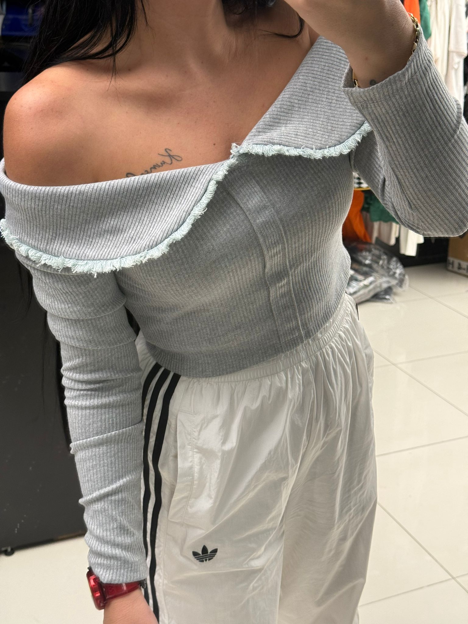 Düşük Omuz Tasarım Bluz-Gri