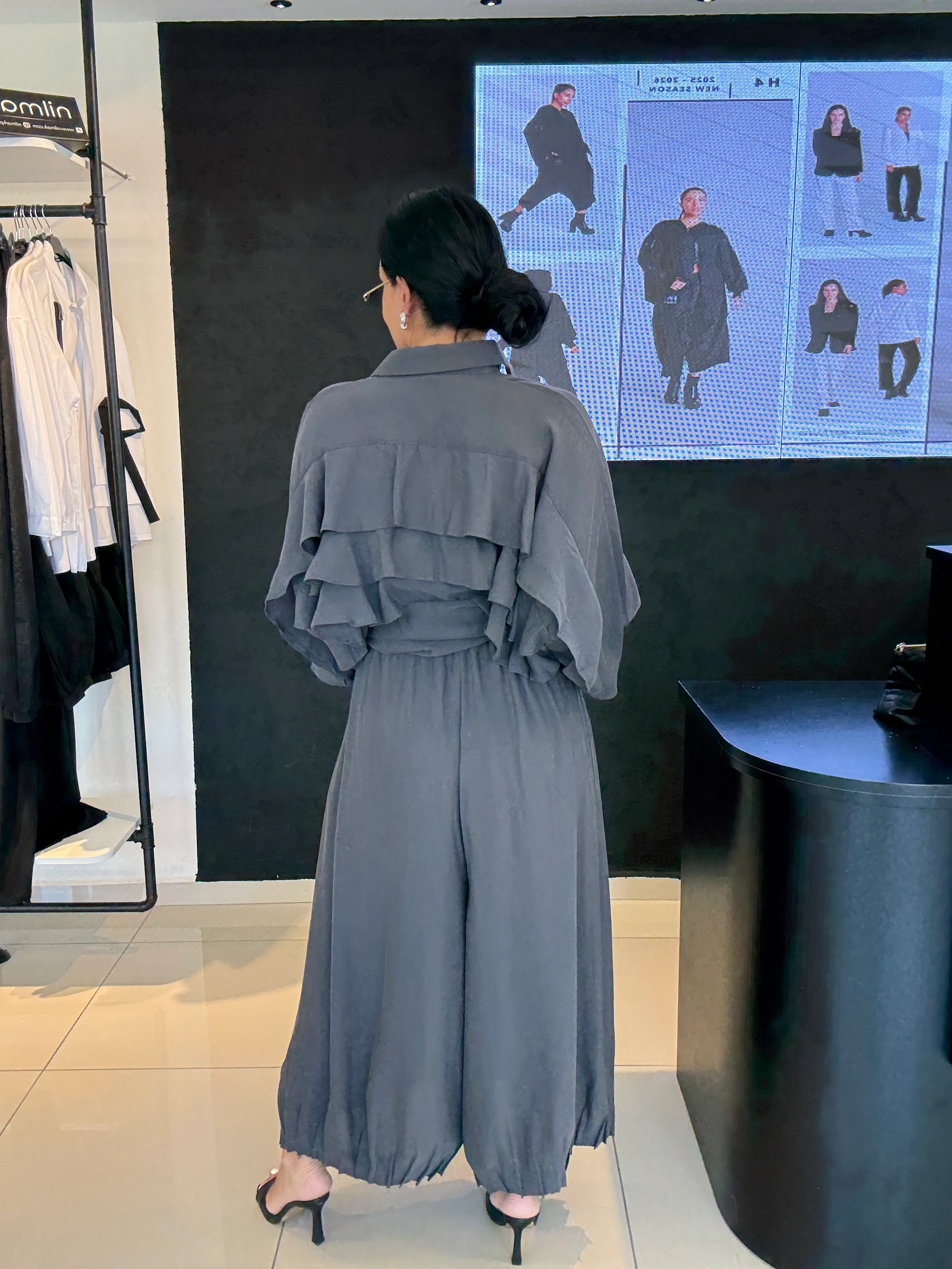 Oversize Arkası Fırfırlı Tasarım Gömlek-Gri