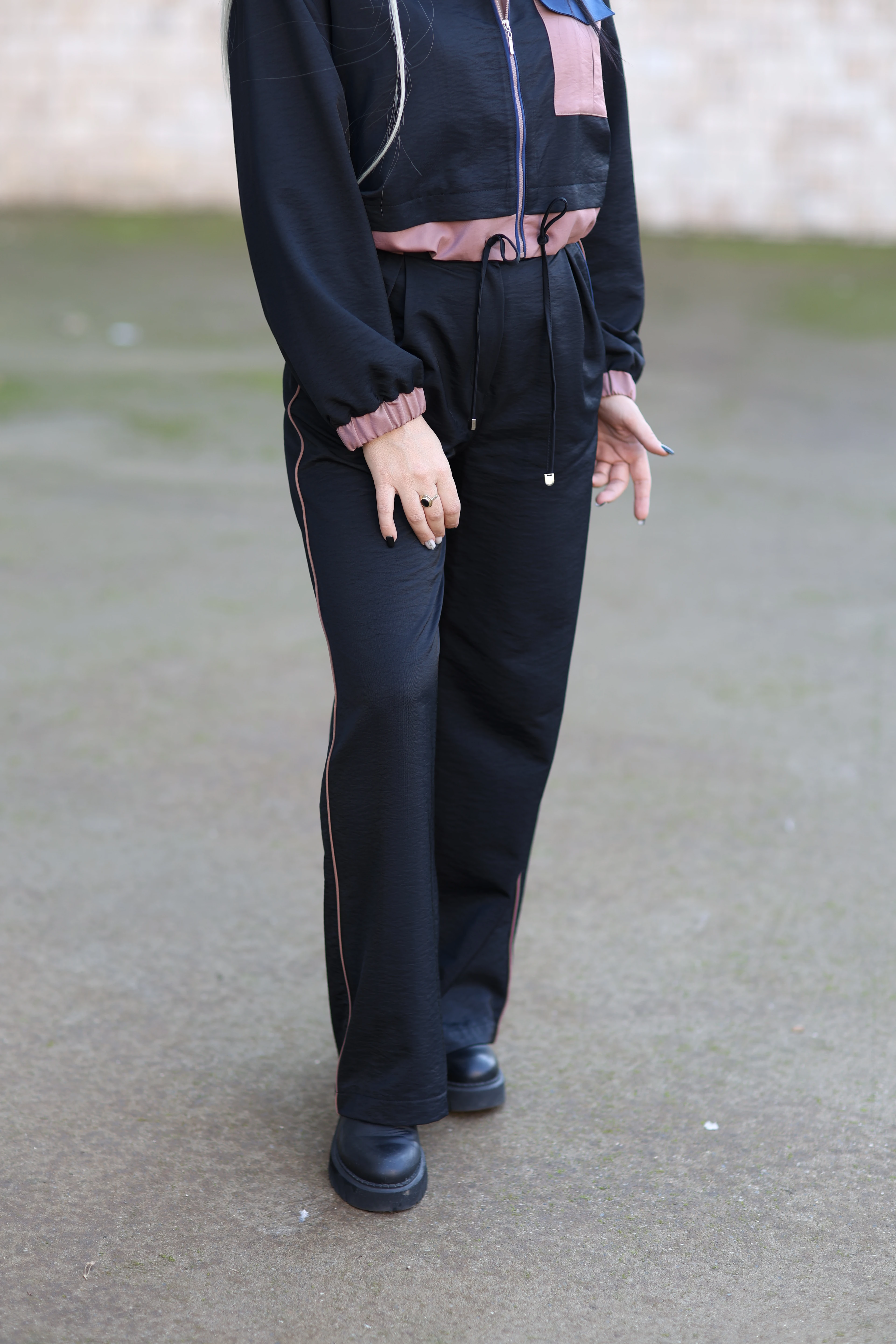 Kasha Bol Paça Kemer Detaylı Pantolon-Siyah