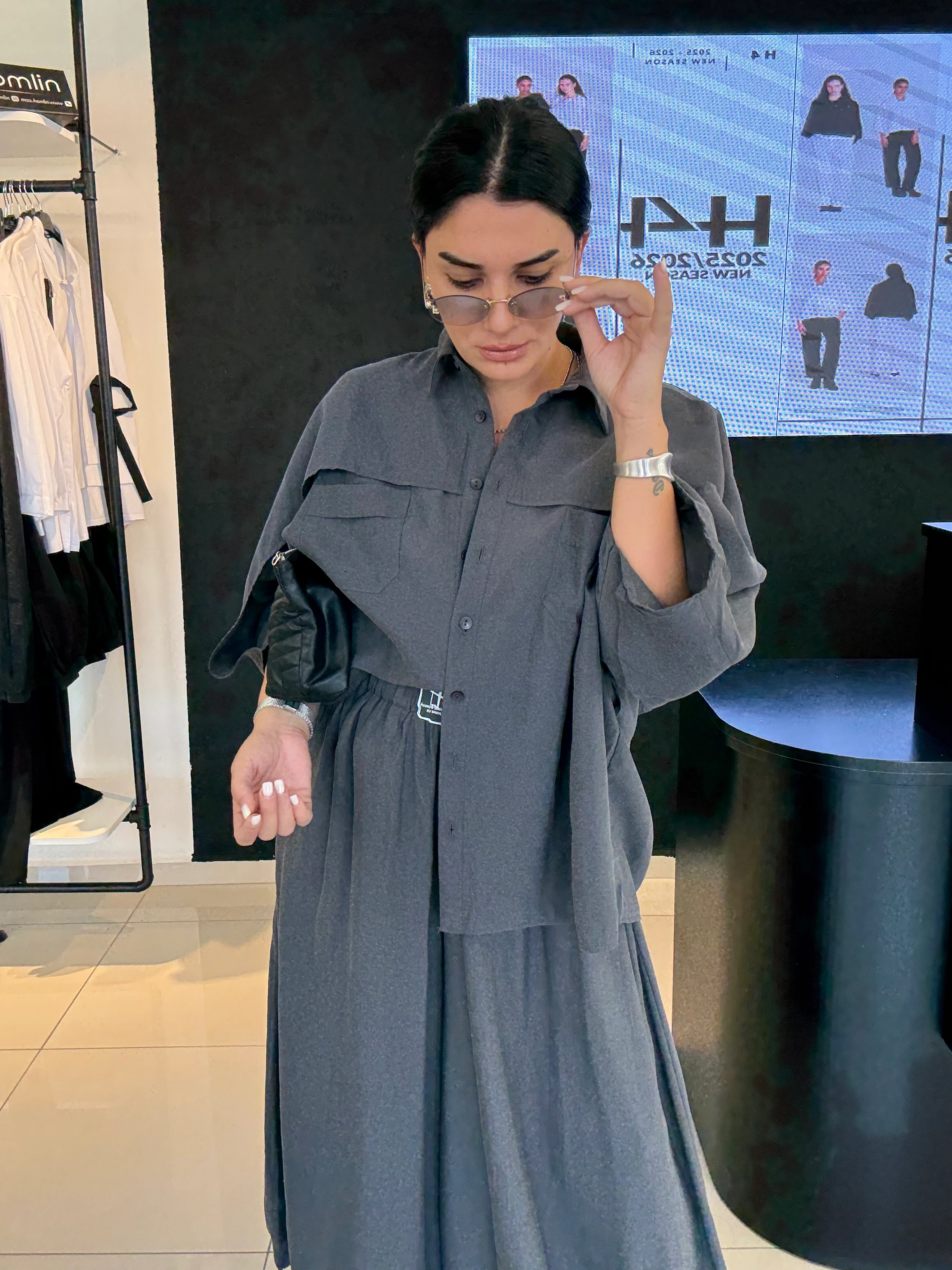 Oversize Arkası Fırfırlı Tasarım Gömlek-Gri