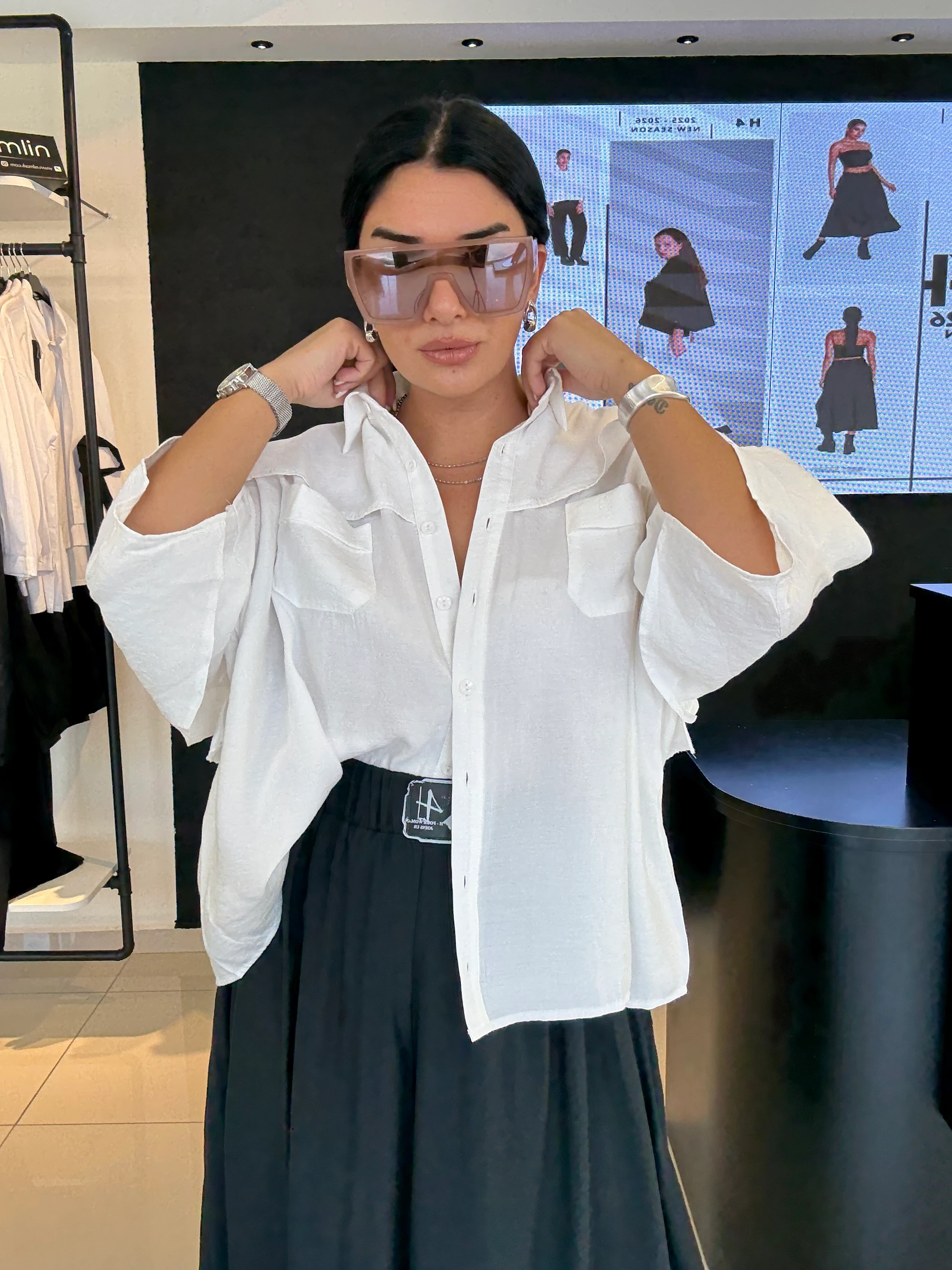 Oversize Arkası Fırfırlı Tasarım Gömlek-Beyaz