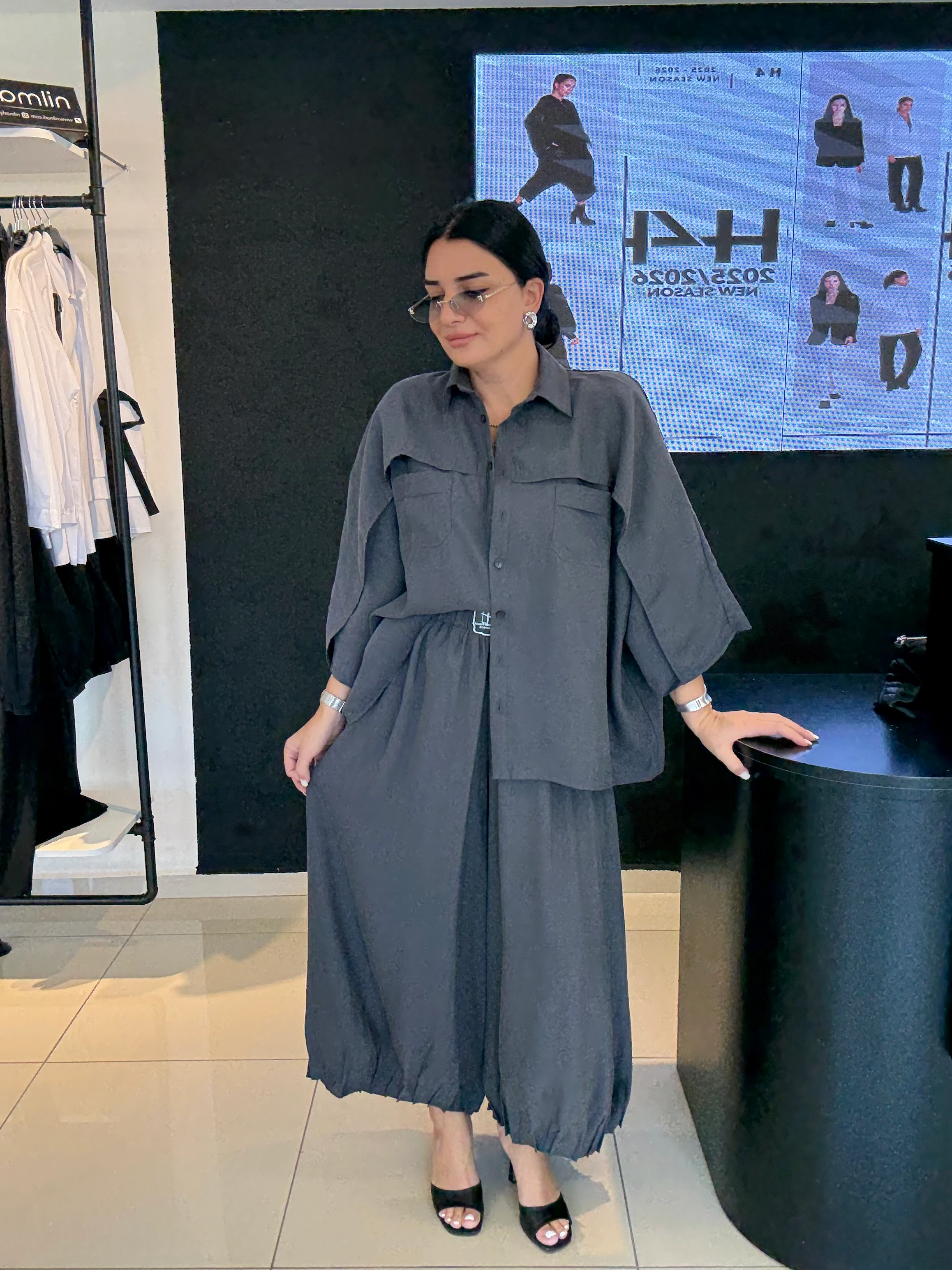 Oversize Arkası Fırfırlı Tasarım Gömlek-Gri