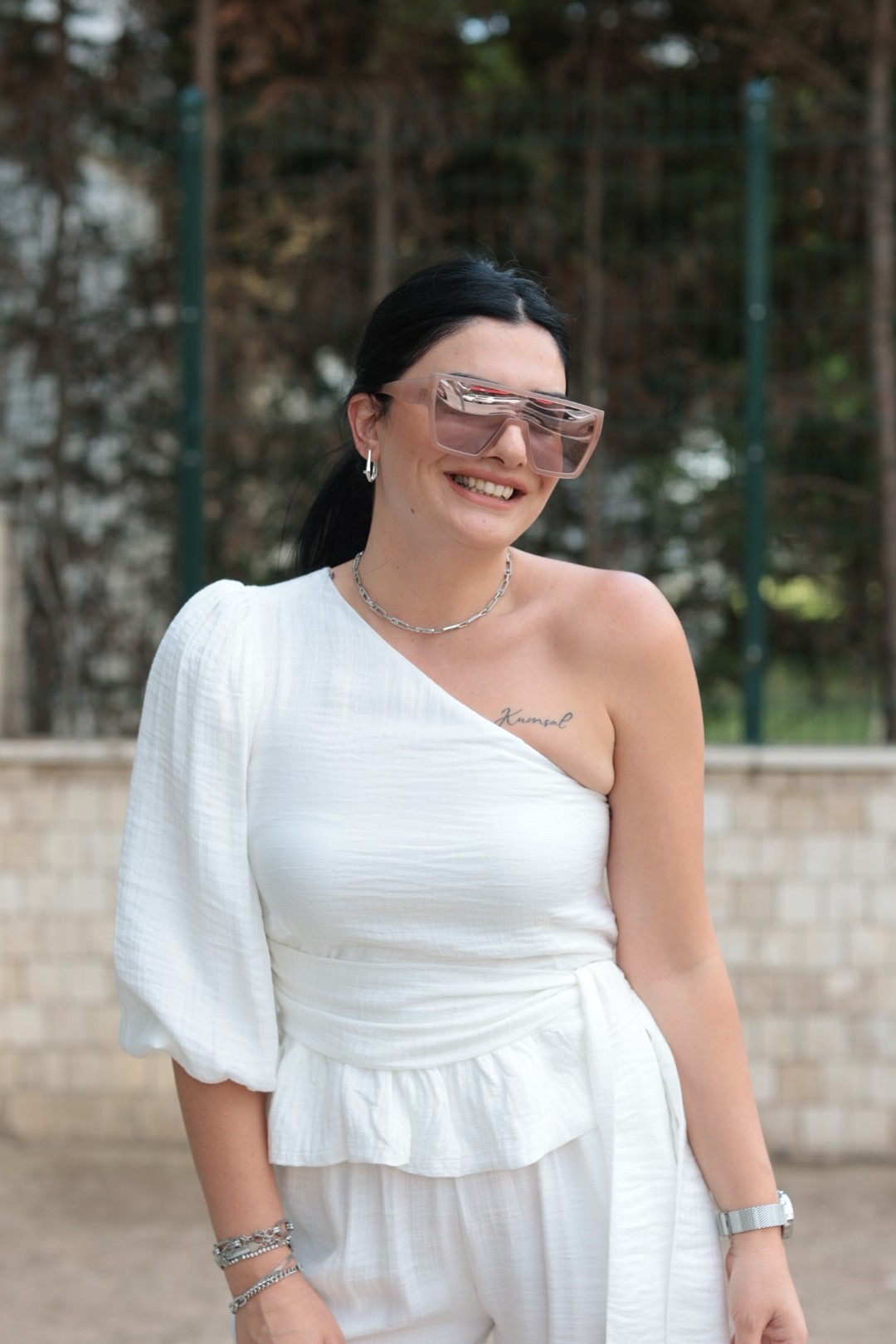 Beyaz Tek Omuz Müslin Kumaş Bluz