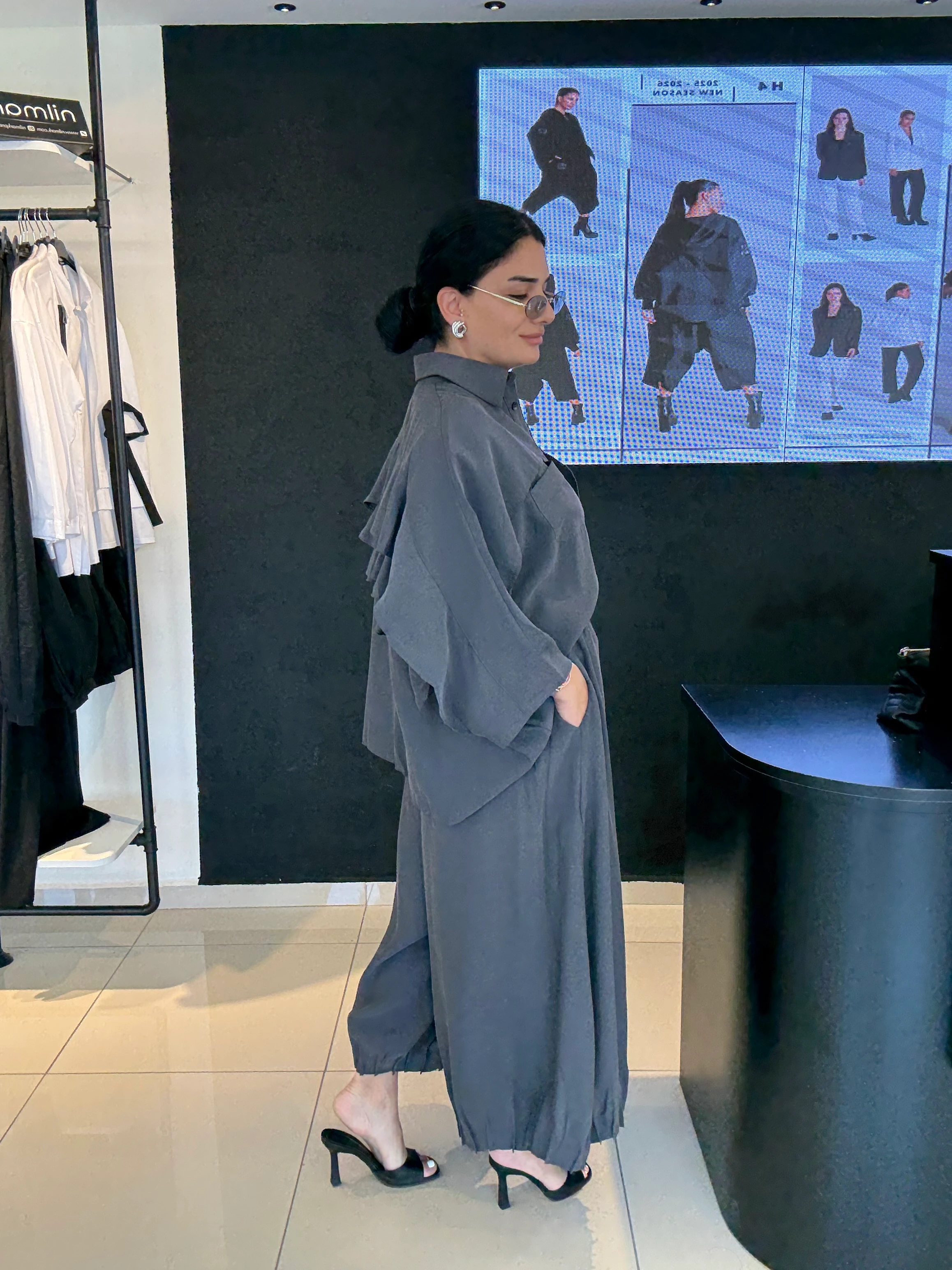 Oversize Arkası Fırfırlı Tasarım Gömlek-Gri