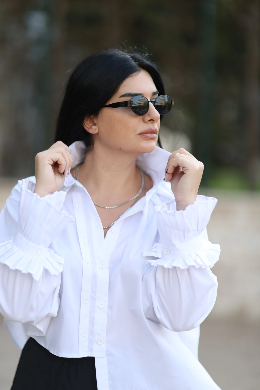 Bilek Detaylı Asimetrik Gömlek-Beyaz