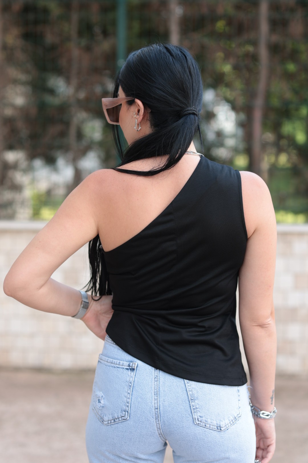 Siyah Asimetrik Tek Omuz Bluz
