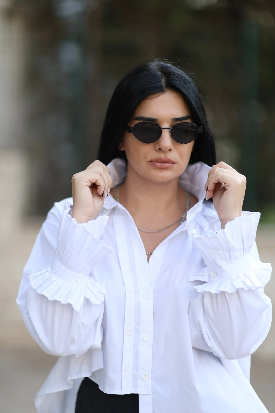 Bilek Detaylı Asimetrik Gömlek-Beyaz