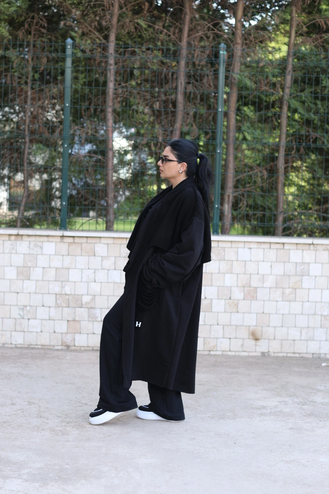 Triko Detaylı Hırka-Siyah