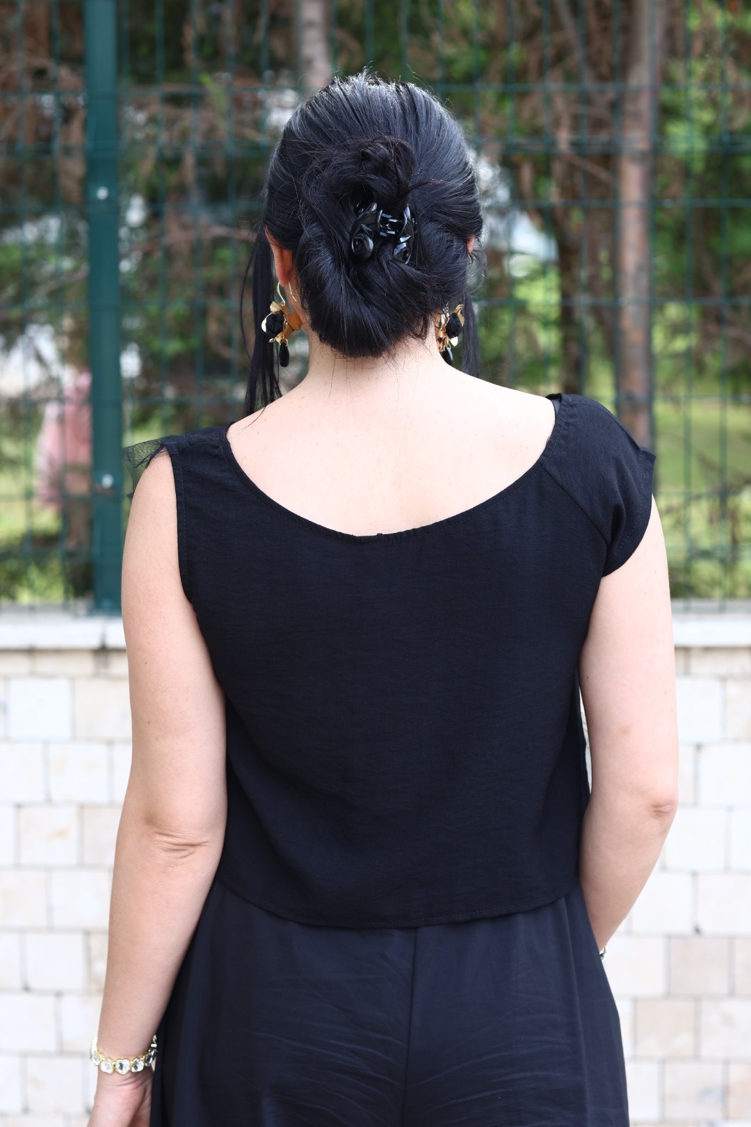 Tül Detaylı Tasarım Siyah Bluz