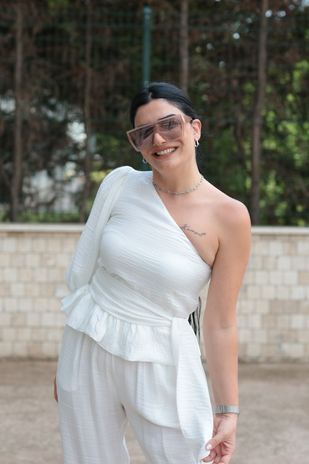 Beyaz Tek Omuz Müslin Kumaş Bluz