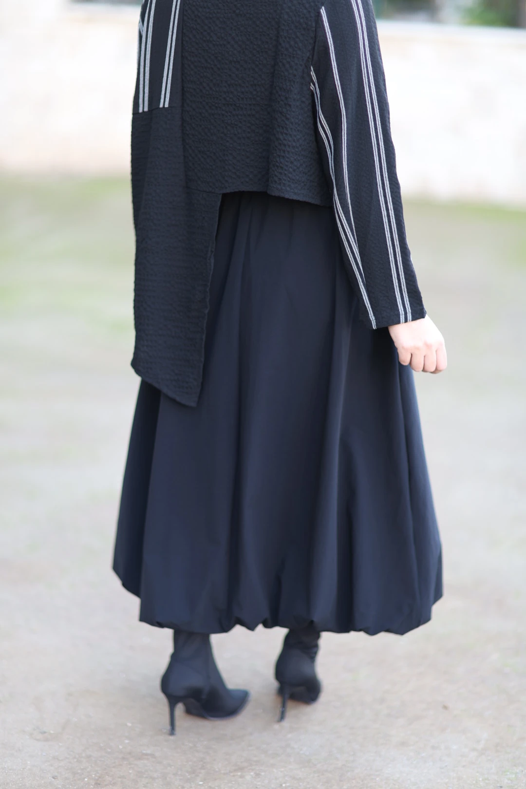 H4 Beli Lastikli Balon Etek-Siyah