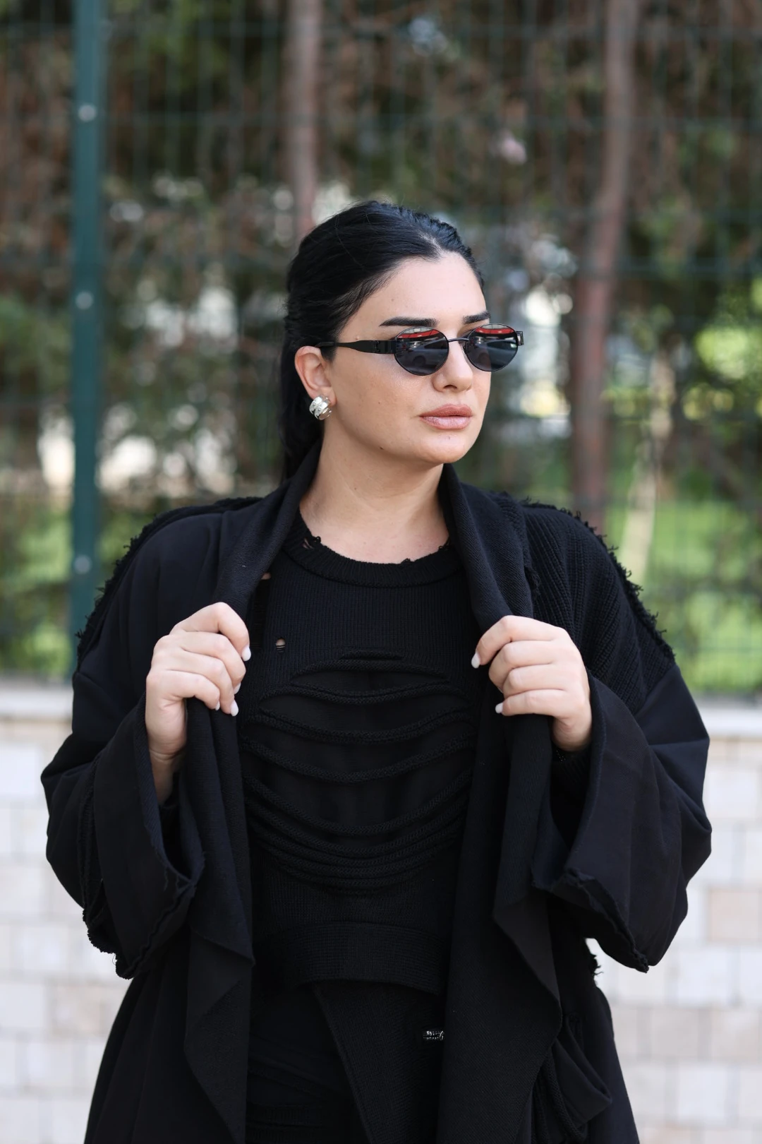 Triko Detaylı Hırka-Siyah