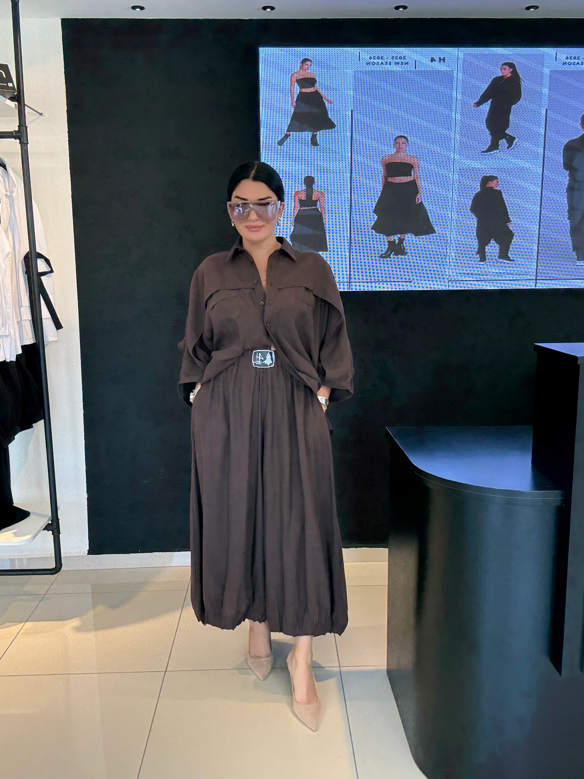 Oversize Arkası Fırfırlı Tasarım Gömlek-Kahverengi