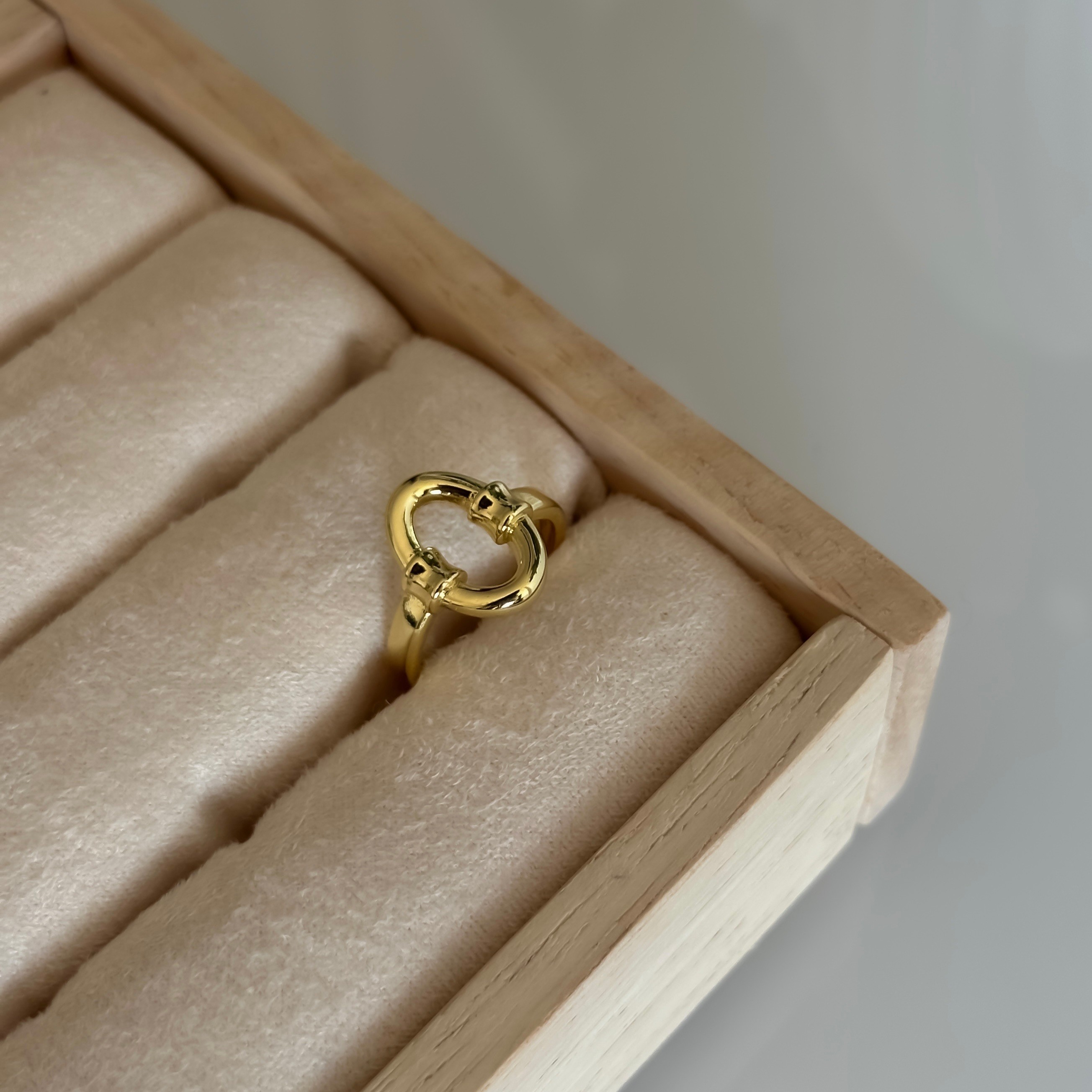 Oval Desen Gold Yüzük