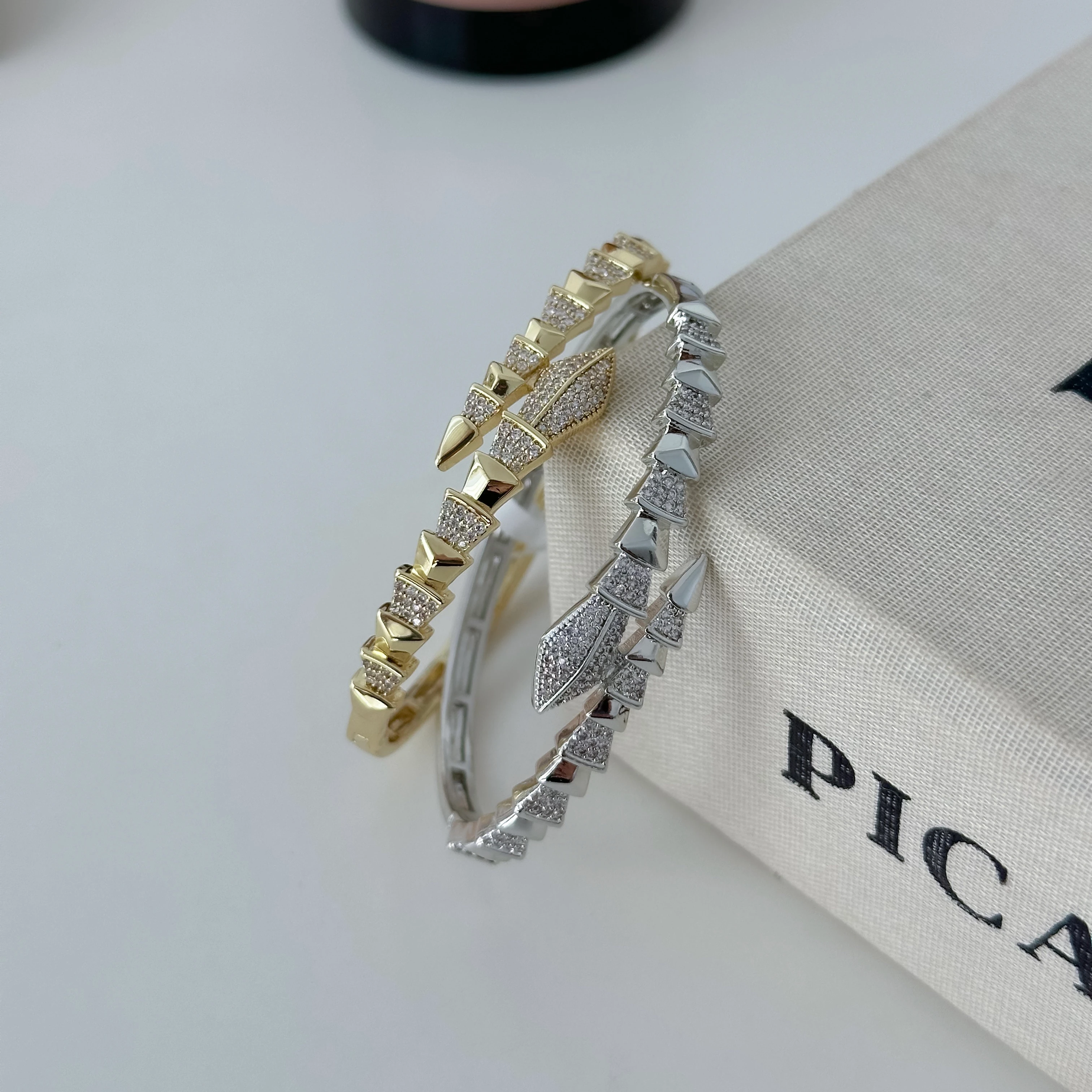 Gold Renk Yılan Kelepçe Bileklik 