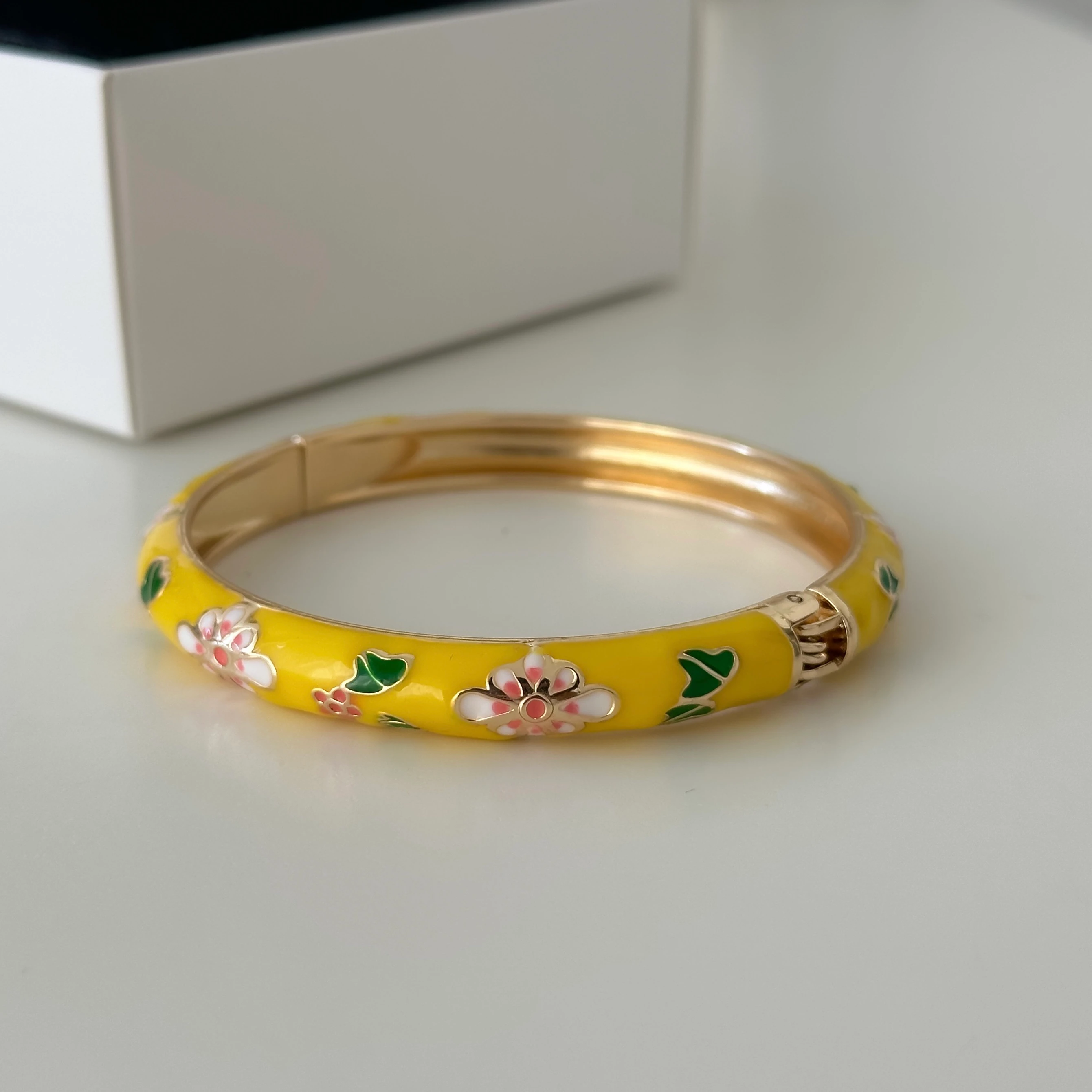 Sarı Çiçekli Kelepçe Bileklik