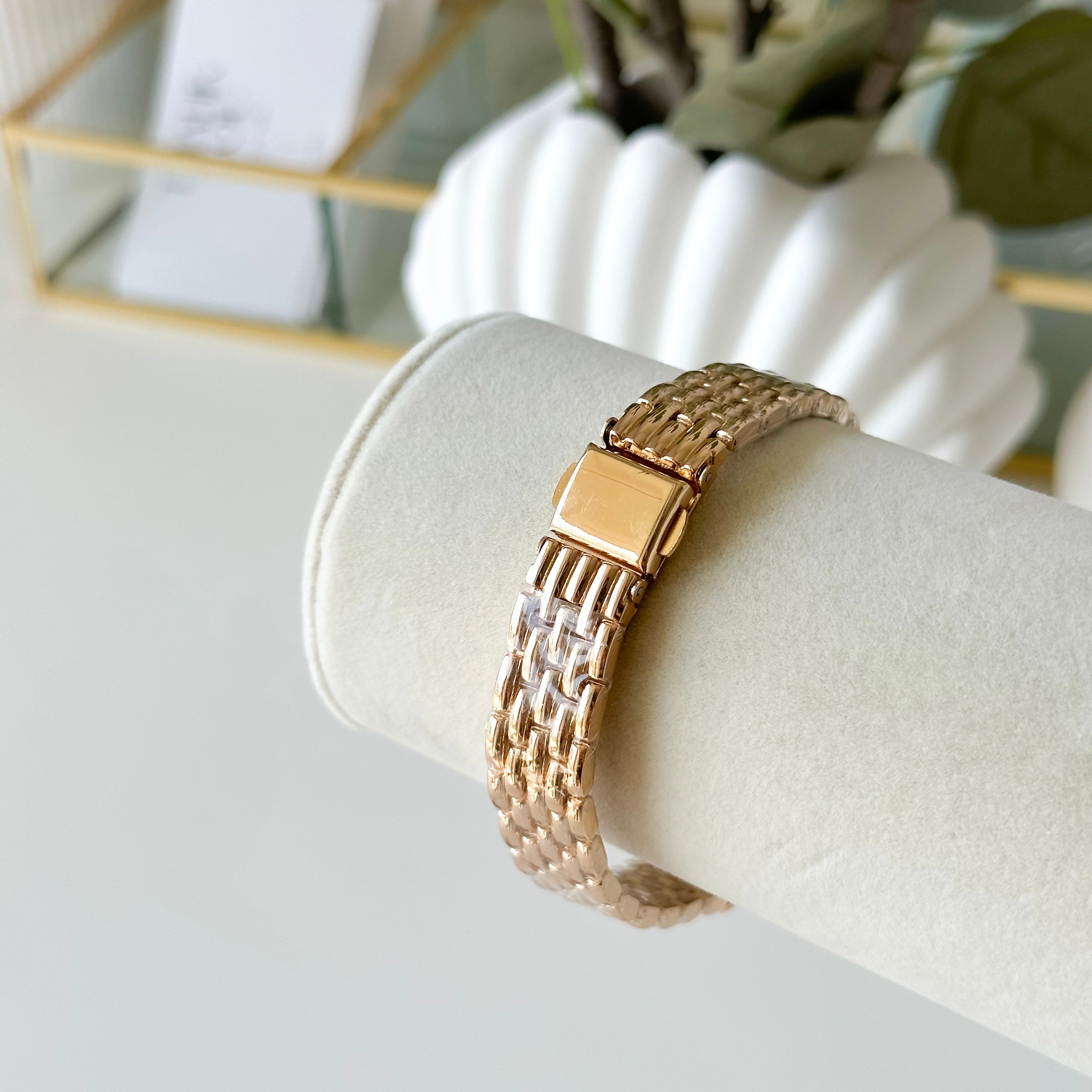 Laurel Gold Saat