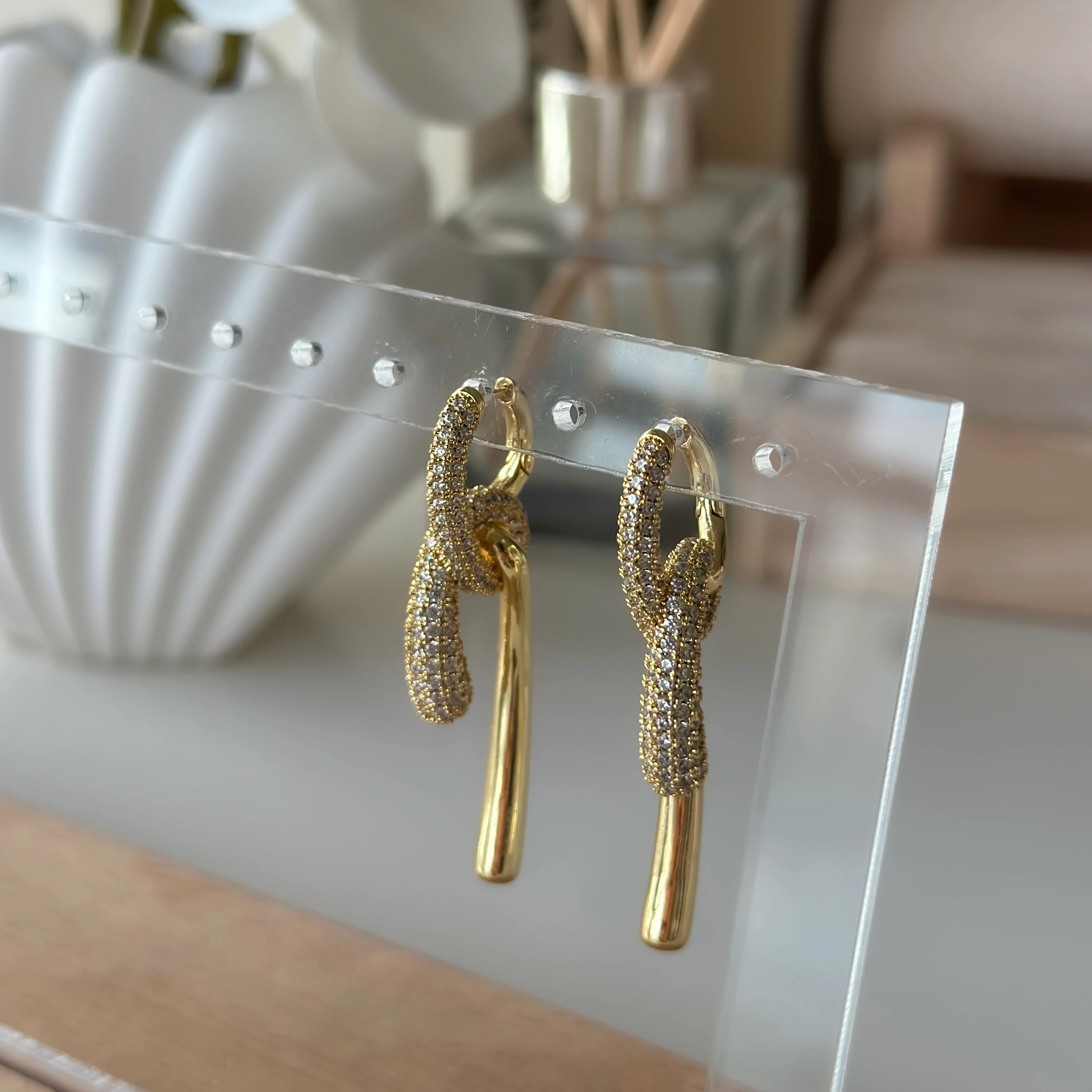 Sallantılı Düğüm Gold Küpe 