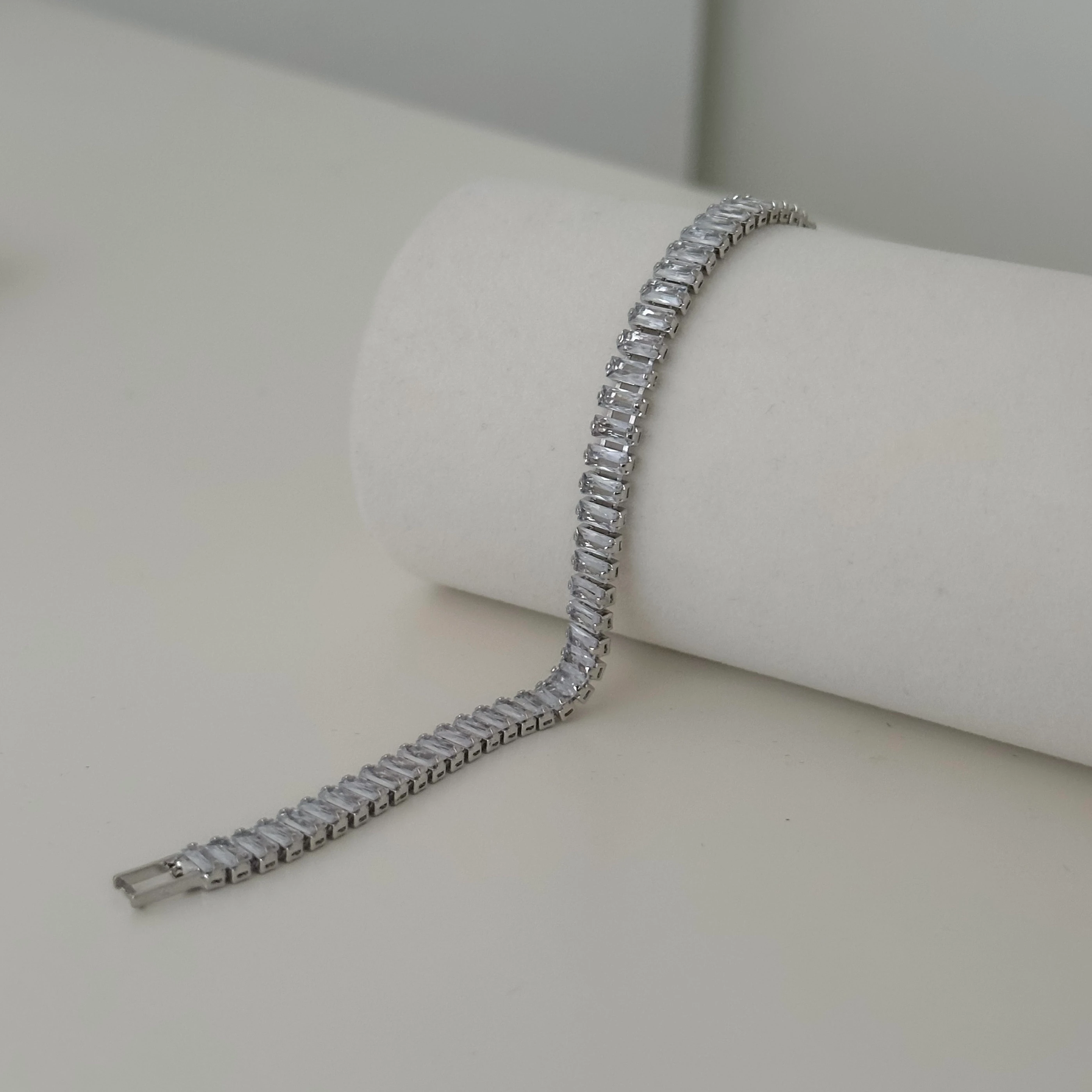 Zirkon Taşlı Silver Renk Su Yolu Bileklik 