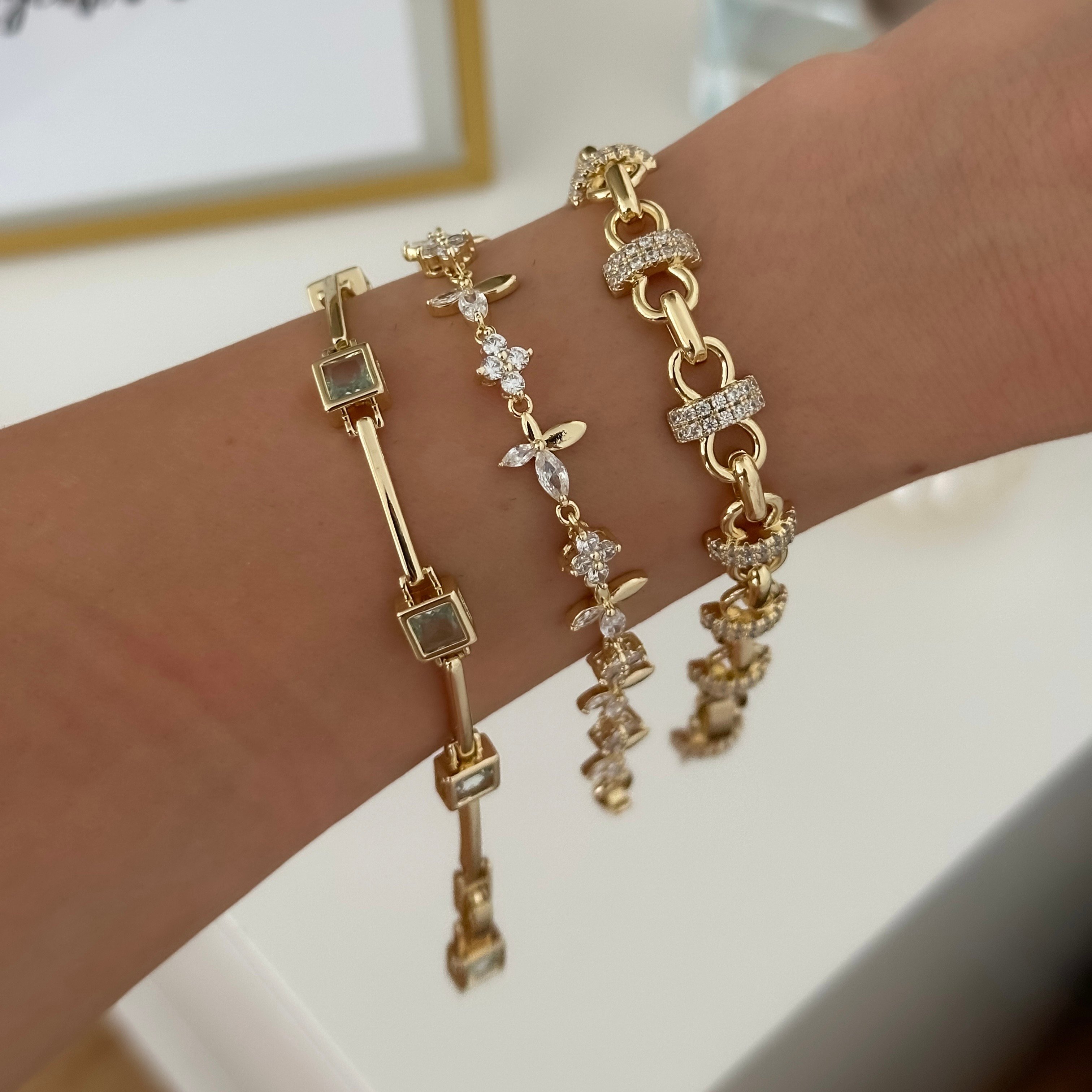 Mint Yeşil Kare Taşlı Gold Bileklik 